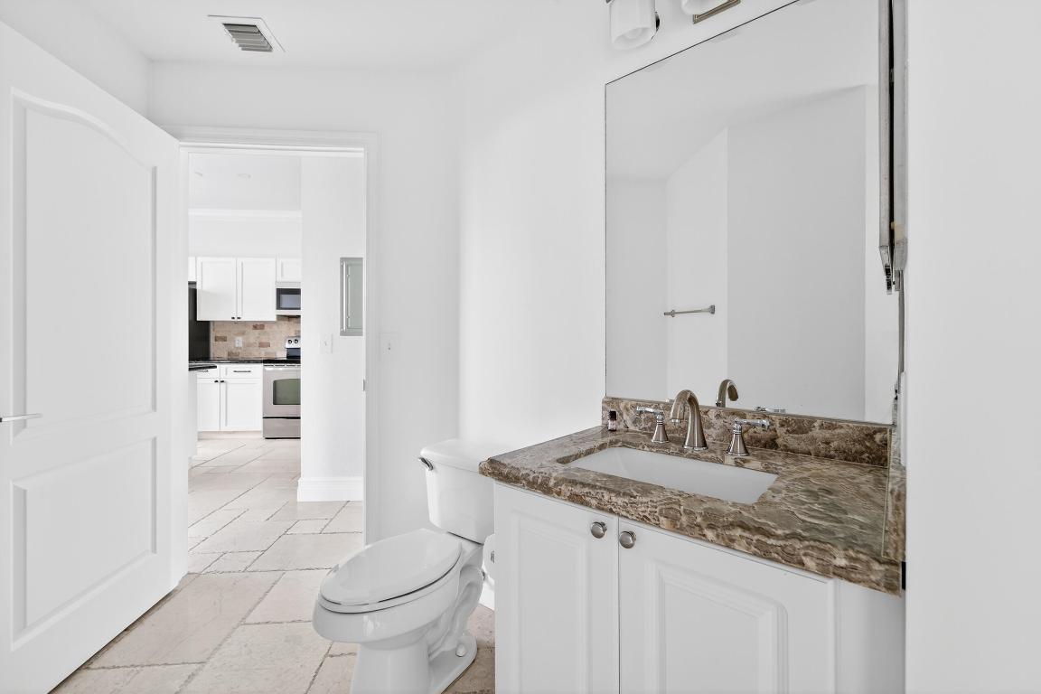 RESIDENCES AT LEGACY PLACE CONDO - Residential Lease