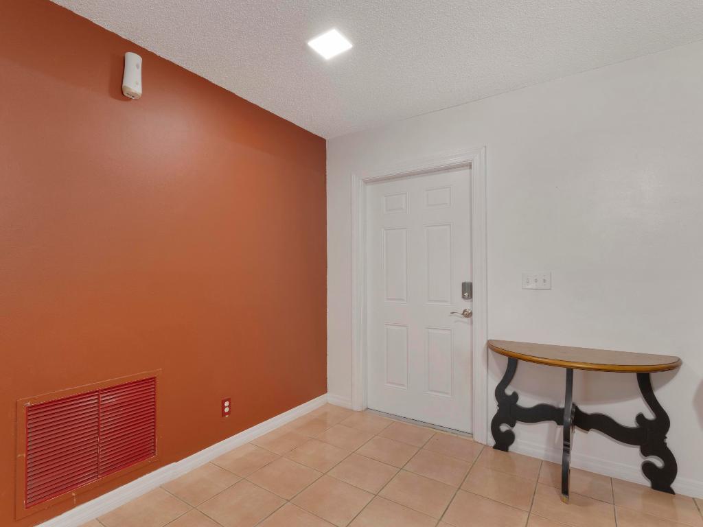 101 N Sequoia Drive N