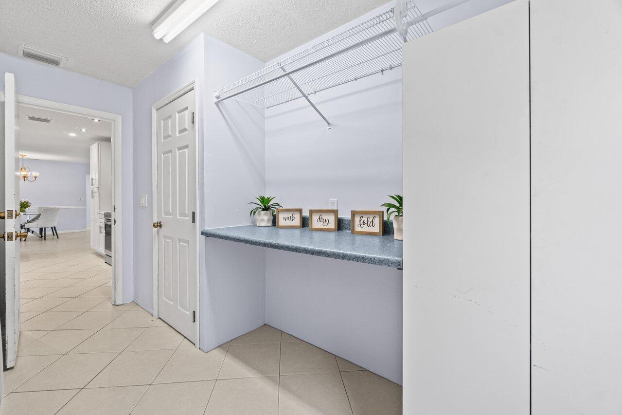 HYPOLUXO VILLAGE 1 - Residential Lease