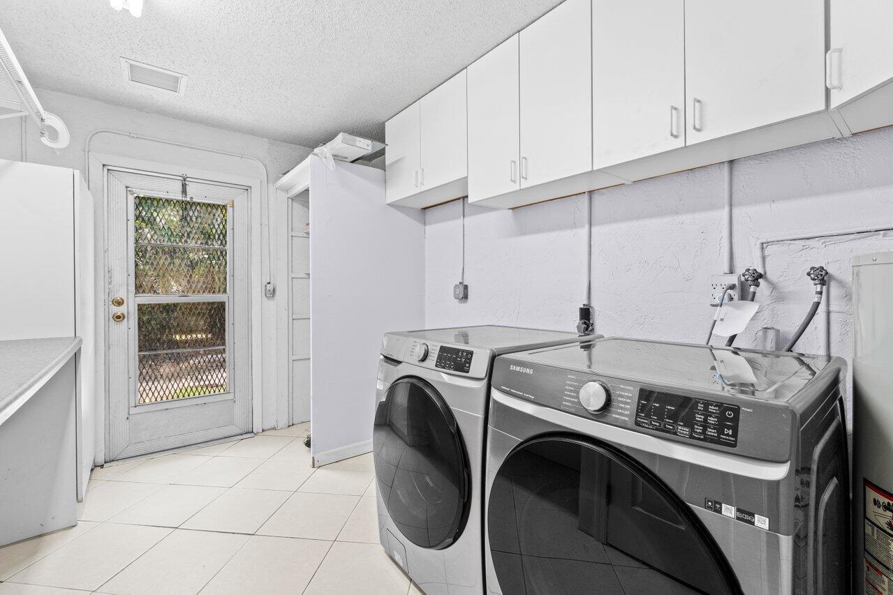 HYPOLUXO VILLAGE 1 - Residential Lease