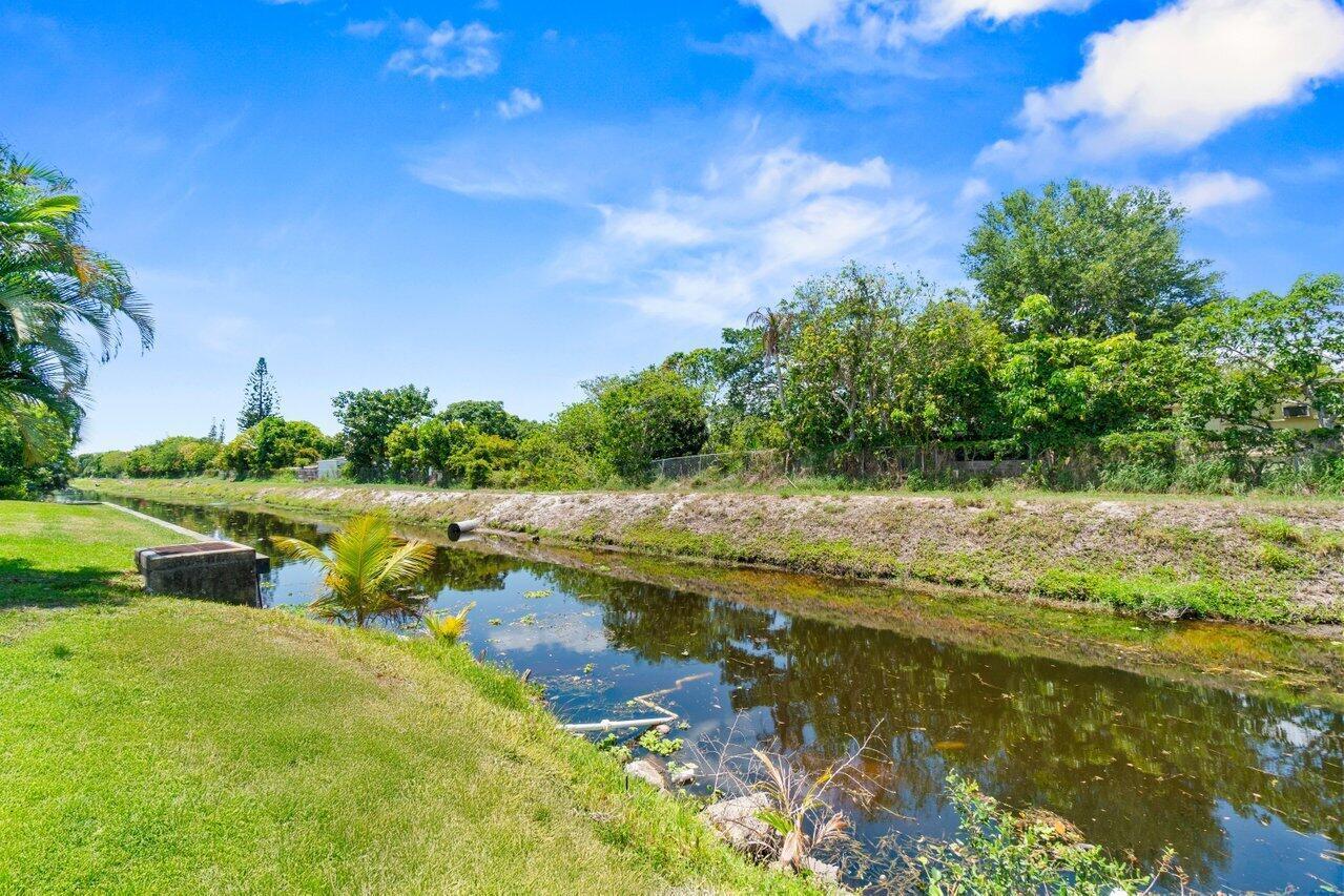 HYPOLUXO VILLAGE 1 - Residential Lease