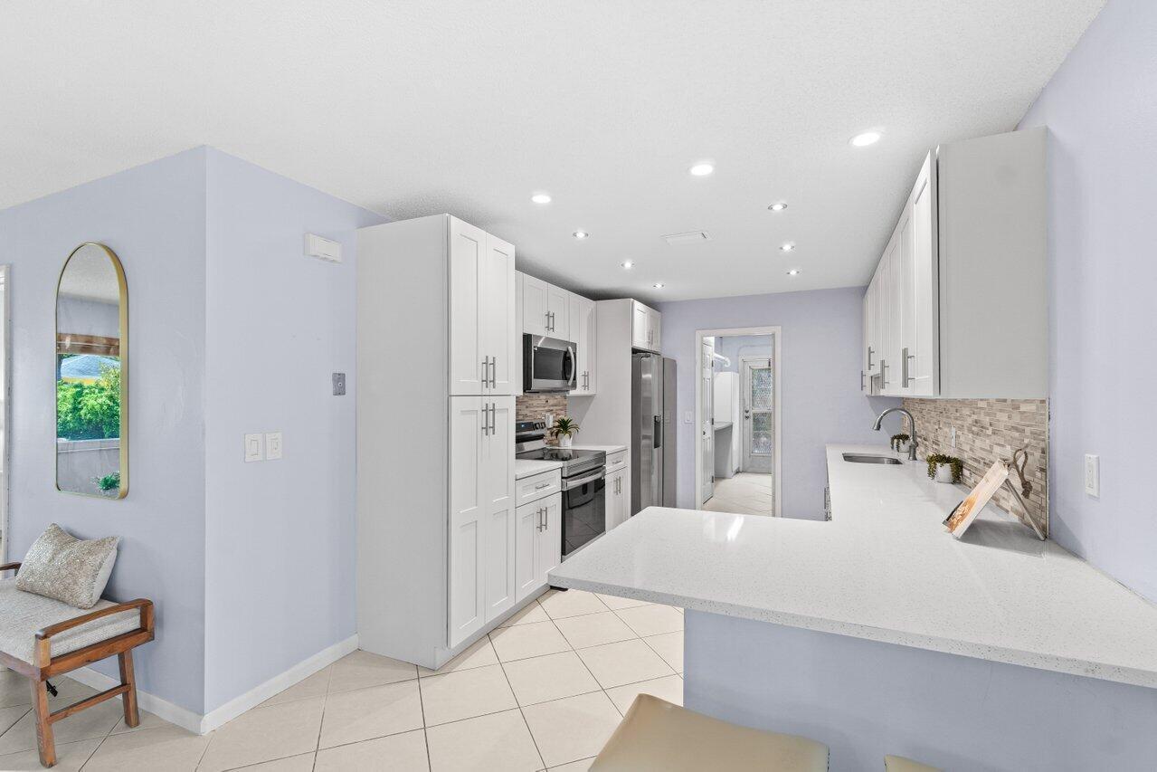 HYPOLUXO VILLAGE 1 - Residential Lease