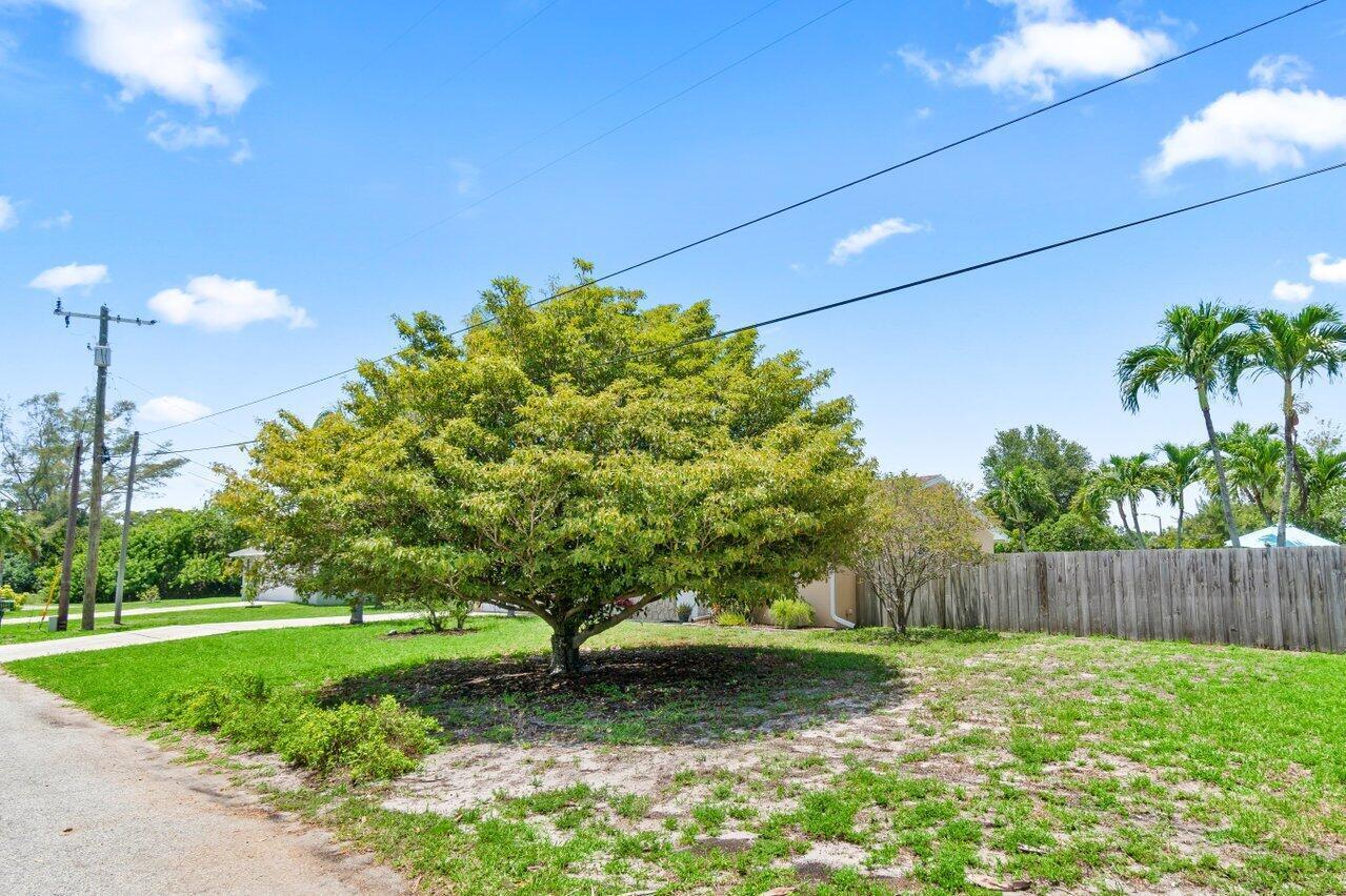 HYPOLUXO VILLAGE 1 - Residential Lease