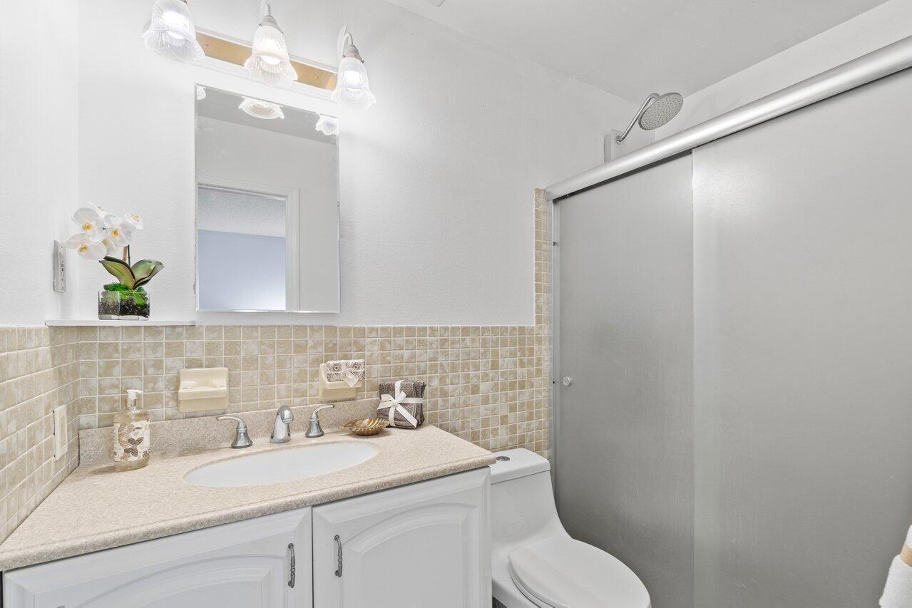 HYPOLUXO VILLAGE 1 - Residential Lease