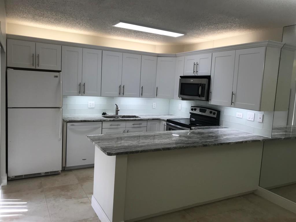 TEQUESTA HILLS CONDO - Residential Lease