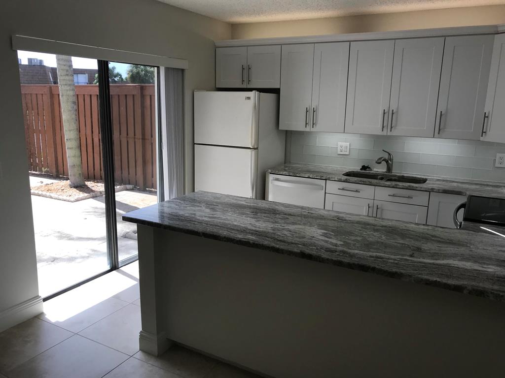 TEQUESTA HILLS CONDO - Residential Lease