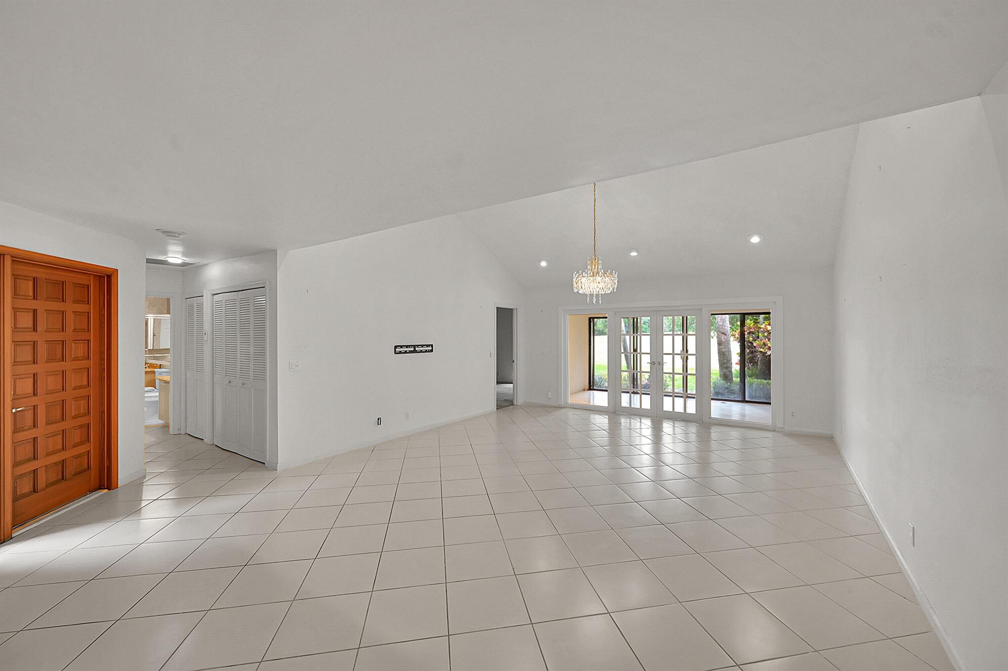 11174 Applegate Circle