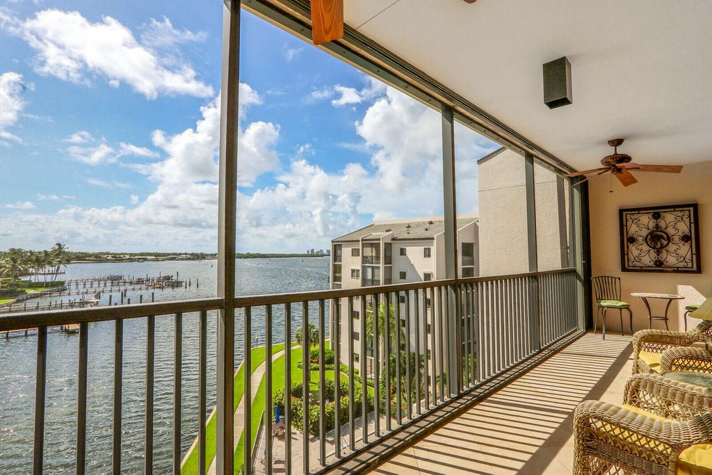 Photo of 11370 Twelve Oaks Way #616, North Palm Beach, FL 33408 (MLS # R10906205)