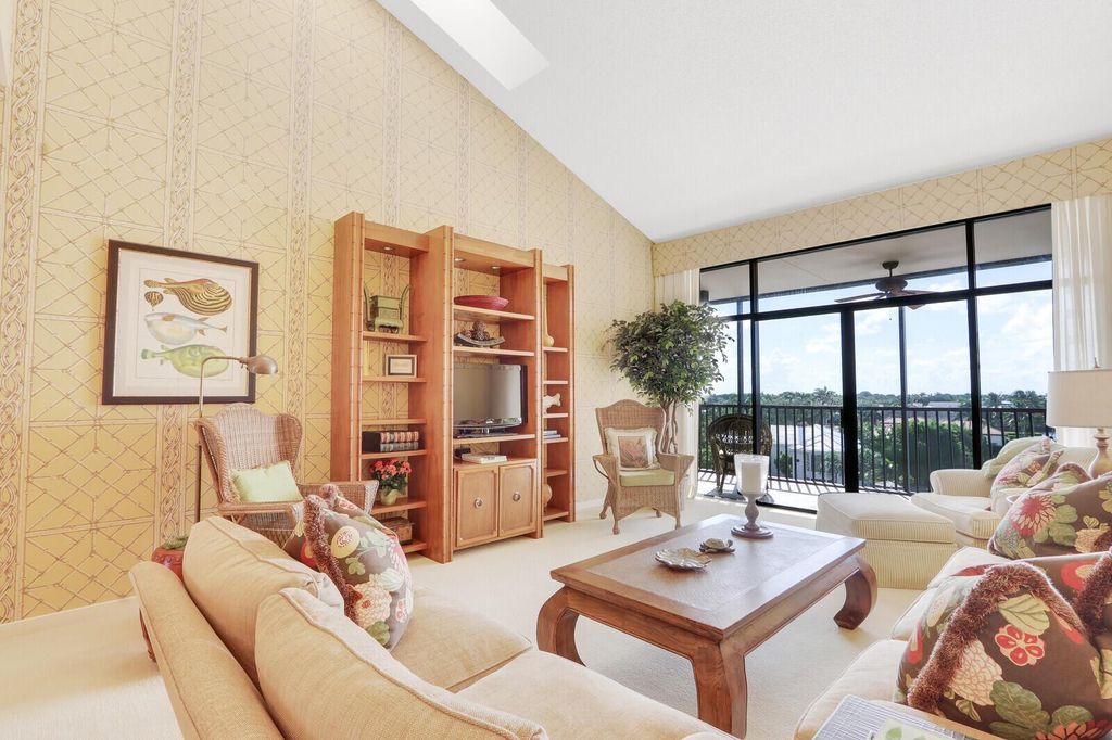 Photo of 11370 Twelve Oaks Way #616, North Palm Beach, FL 33408 (MLS # R10906205)