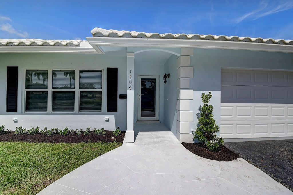 Photo of 1399 SW 11th Terrace, Boca Raton, FL 33486 (MLS # R11075039)