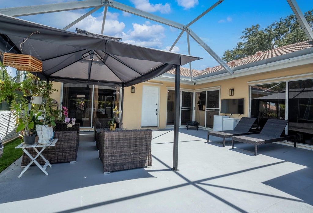 Photo of 9132 Sun Terrace Circle #D, Palm Beach Gardens, FL 33403 (MLS # R11094282)