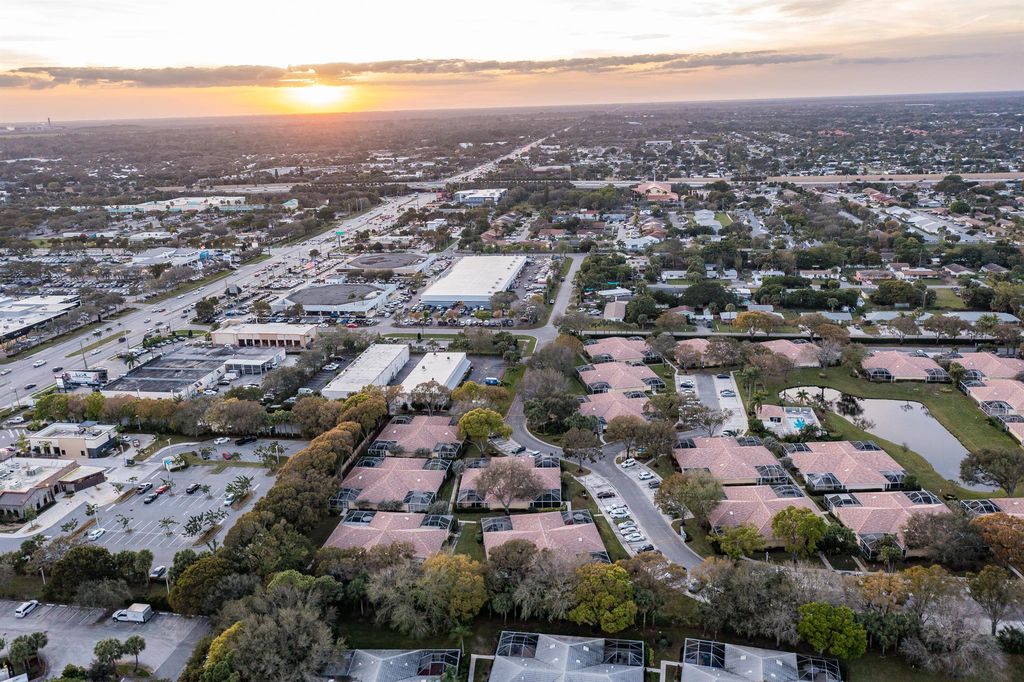 Photo of 9132 Sun Terrace Circle #D, Palm Beach Gardens, FL 33403 (MLS # R11094282)