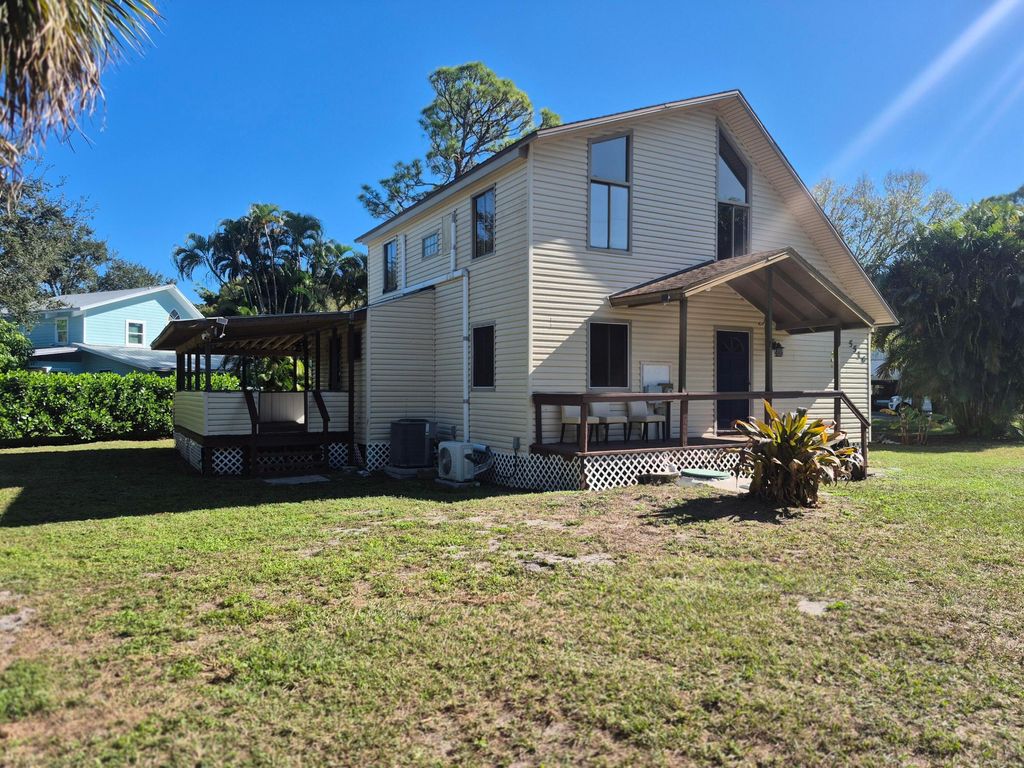 Photo of 5516 Spruce Drive, Fort Pierce, FL 34982 (MLS # R11162156)