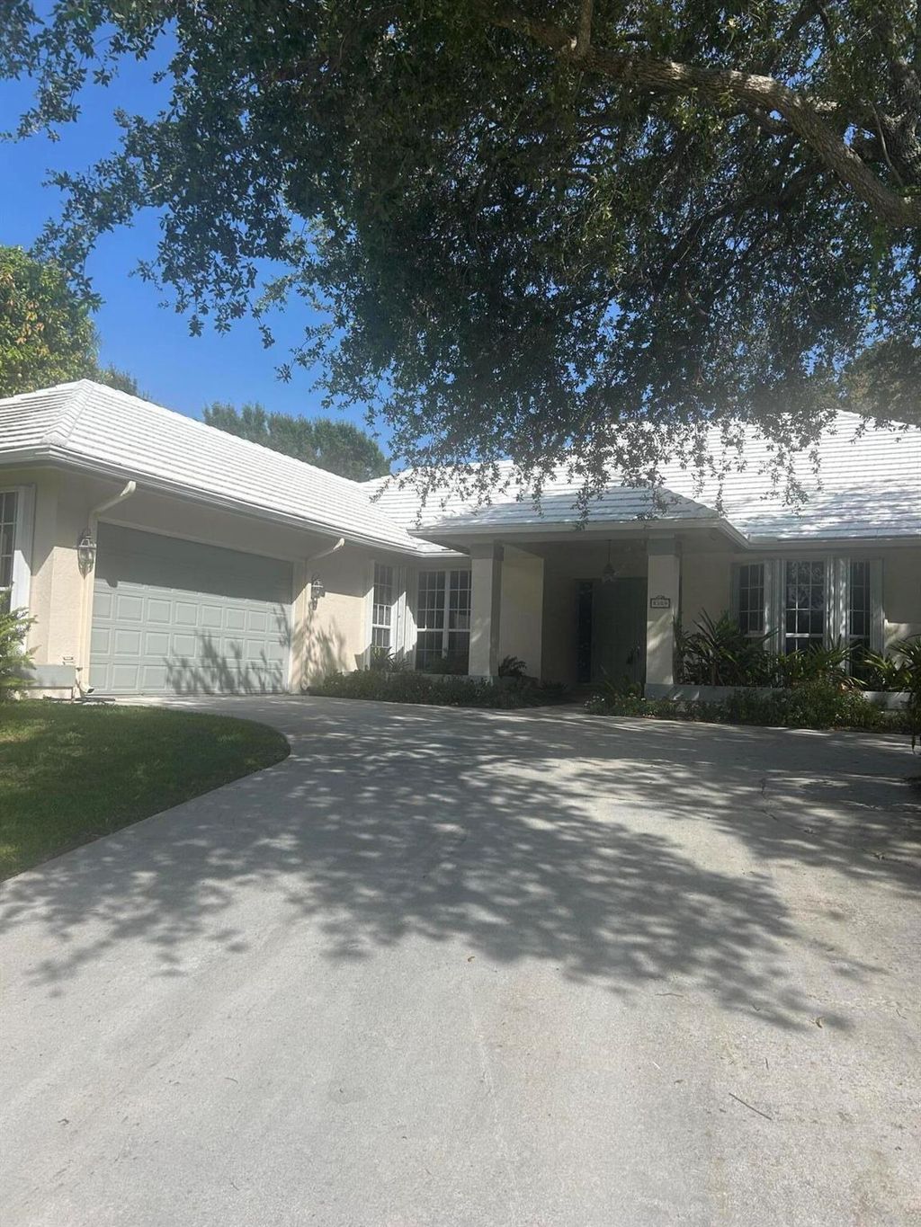 Photo of 8309 SE Woodcrest Place, Hobe Sound, FL 33455 (MLS # R11133951)
