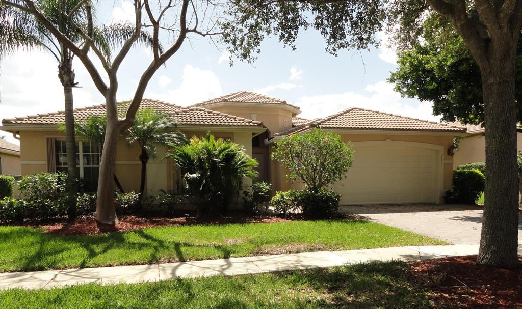 Photo of 7811 Lismore Harbor Cove Cv, Lake Worth Beach, FL 33467 (MLS # R10715953)