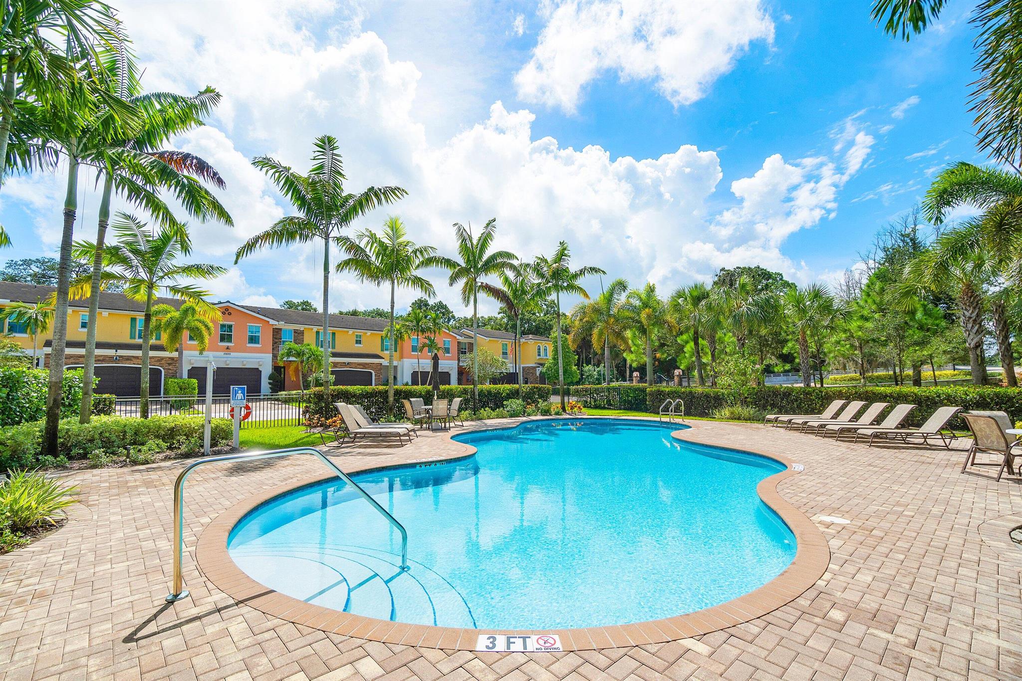 TREVI ISLE - Residential