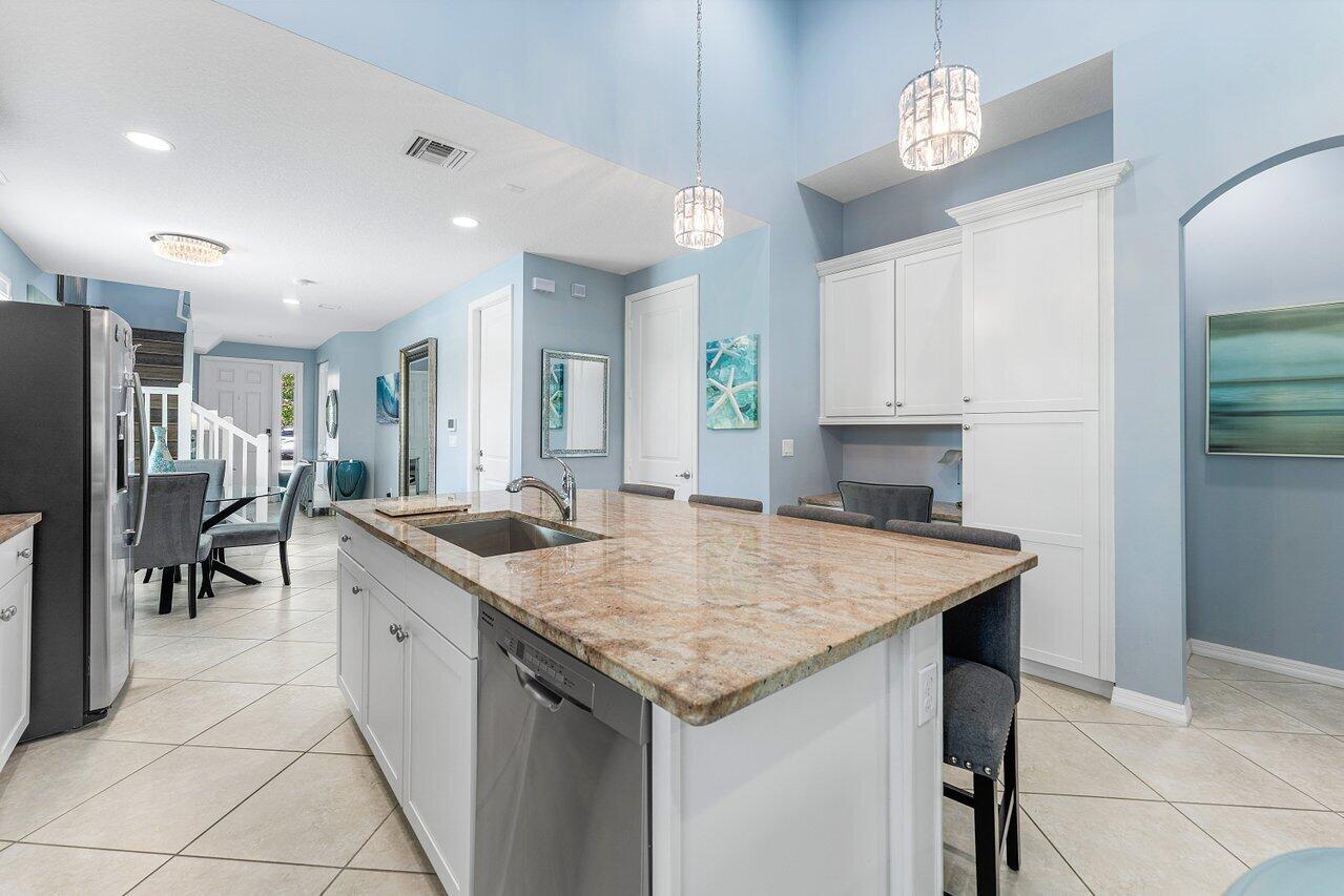 TREVI ISLE - Residential