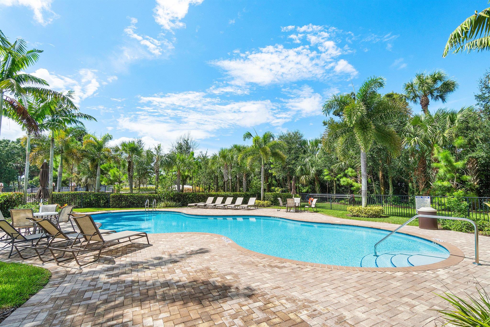 TREVI ISLE - Residential