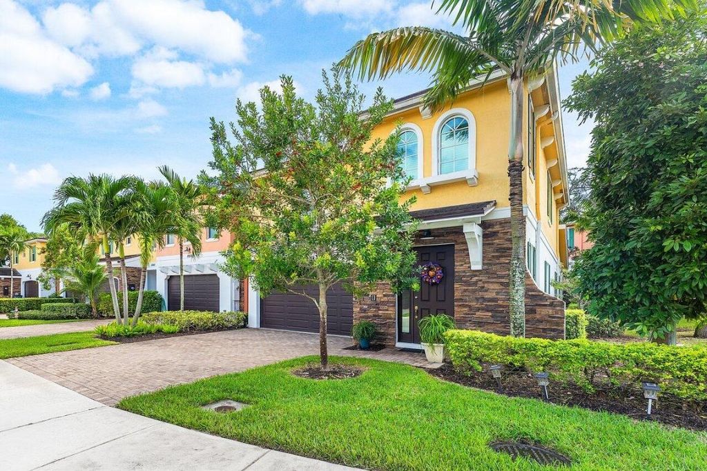 Photo of 12832 Trevi Isle Drive, Palm Beach Gardens, FL 33418 (MLS # R11136032)