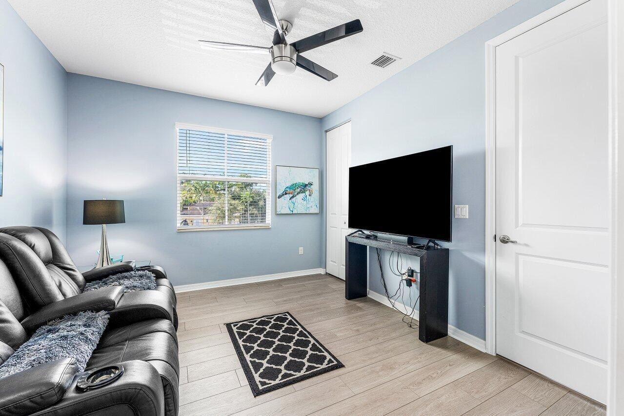 TREVI ISLE - Residential