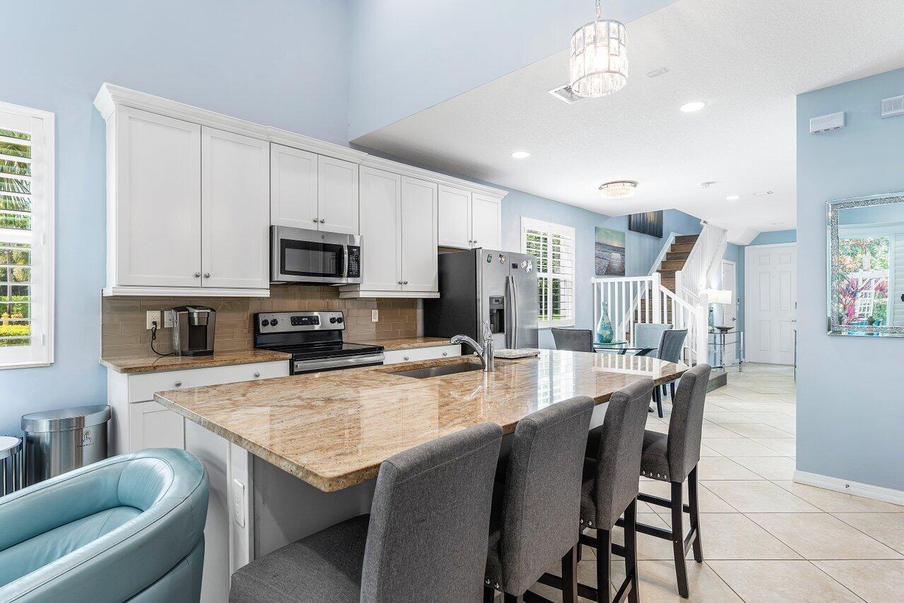 TREVI ISLE - Residential