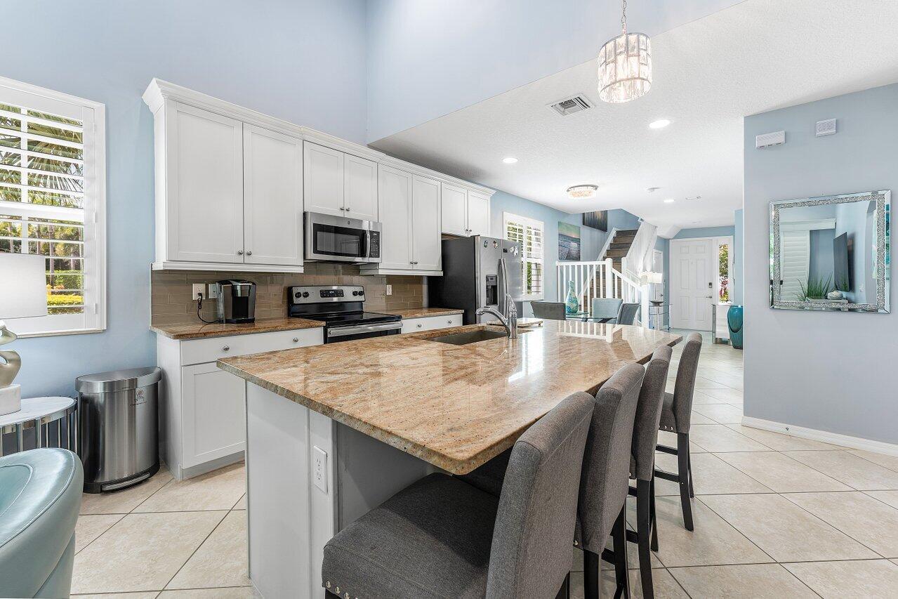 TREVI ISLE - Residential