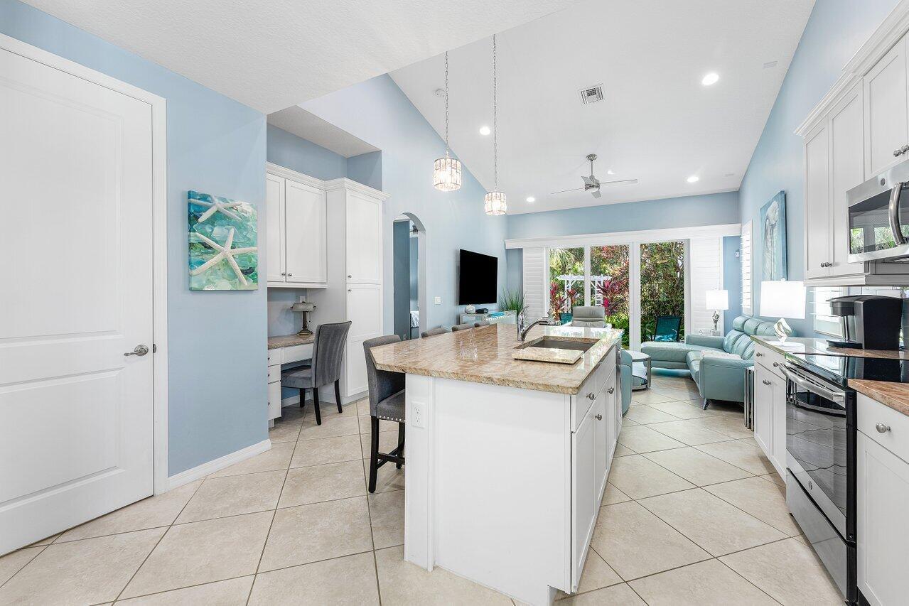 TREVI ISLE - Residential