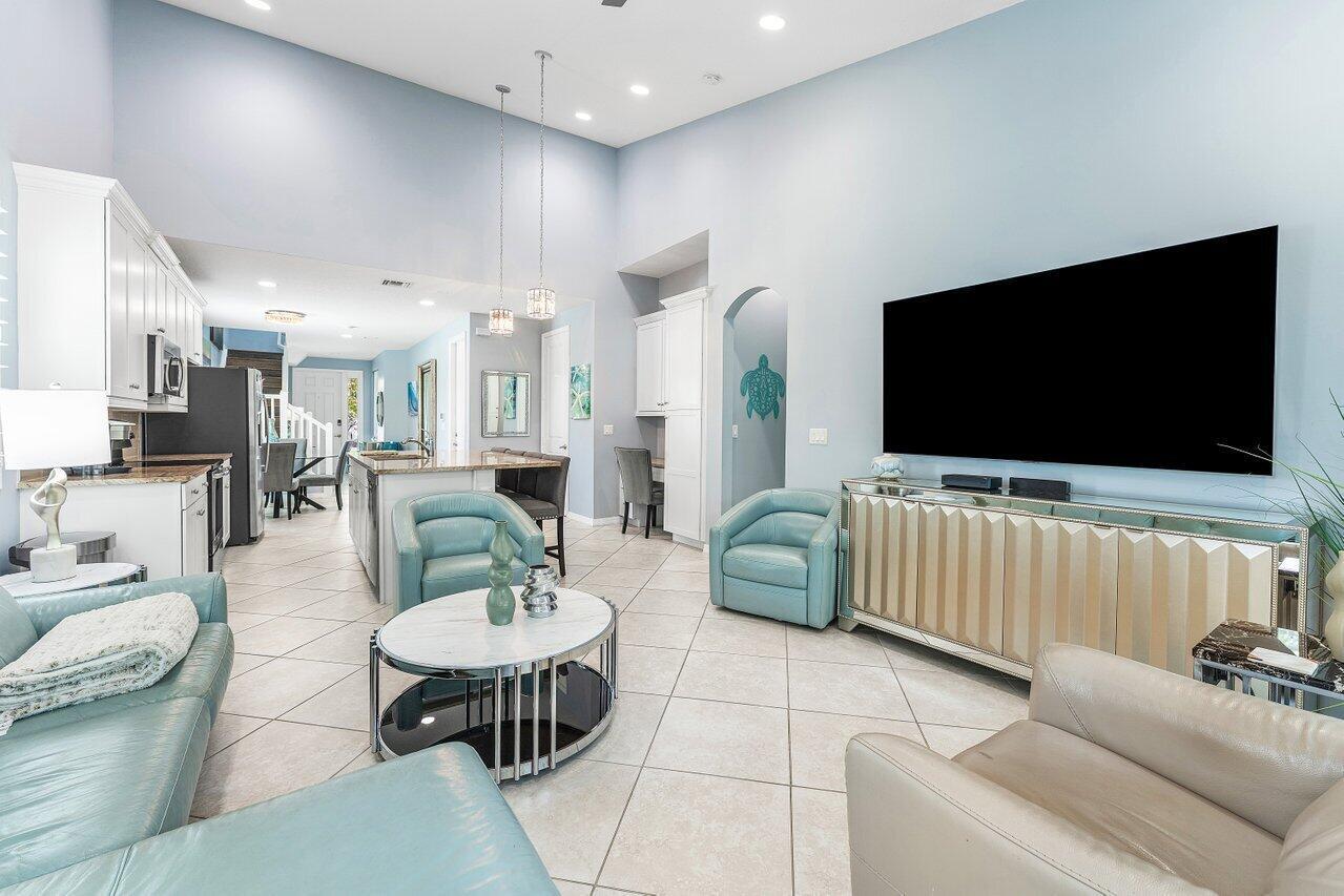 TREVI ISLE - Residential