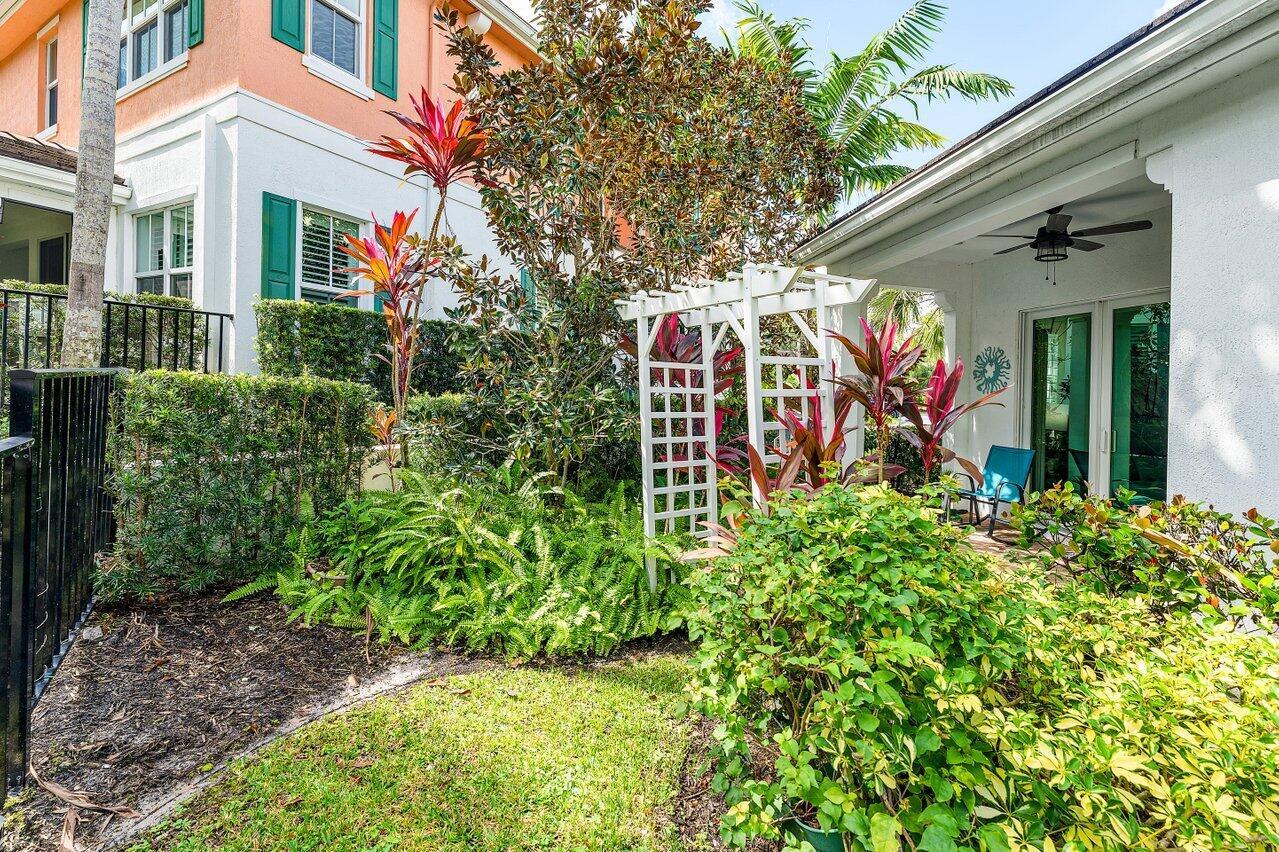 TREVI ISLE - Residential