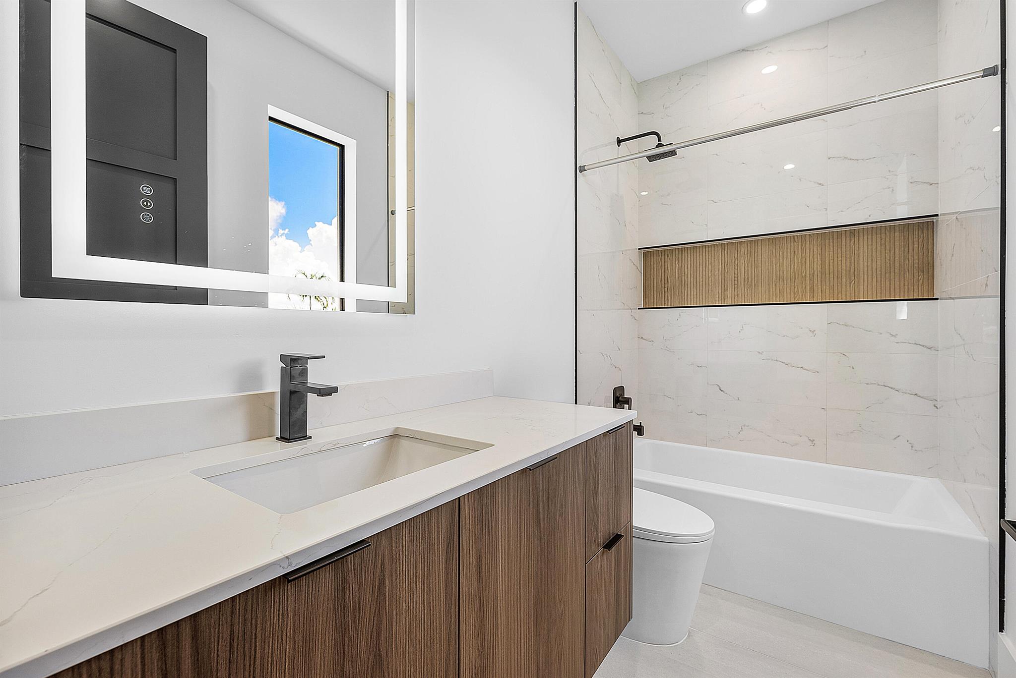 BOCA RATON SQUARE - Residential