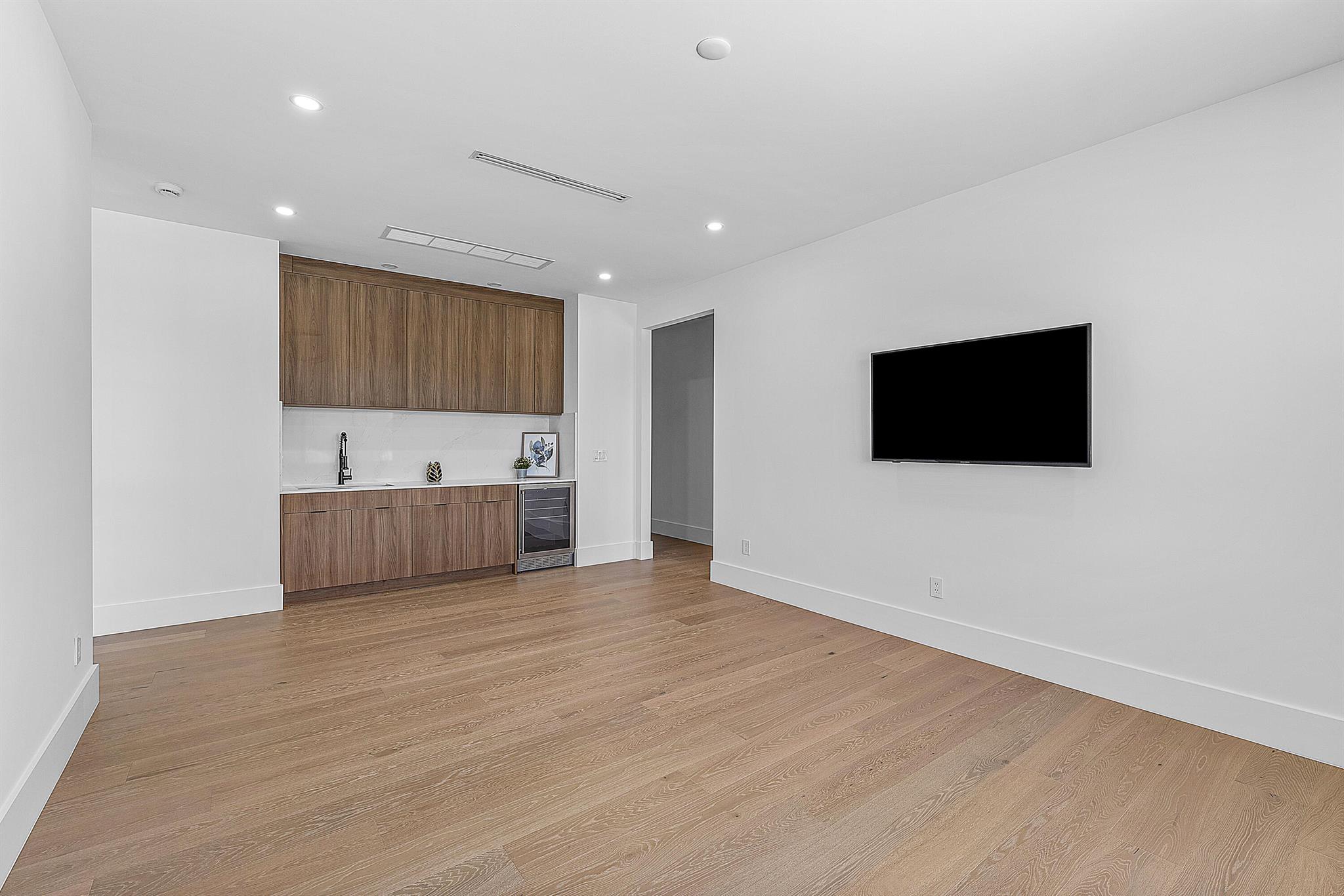 BOCA RATON SQUARE - Residential