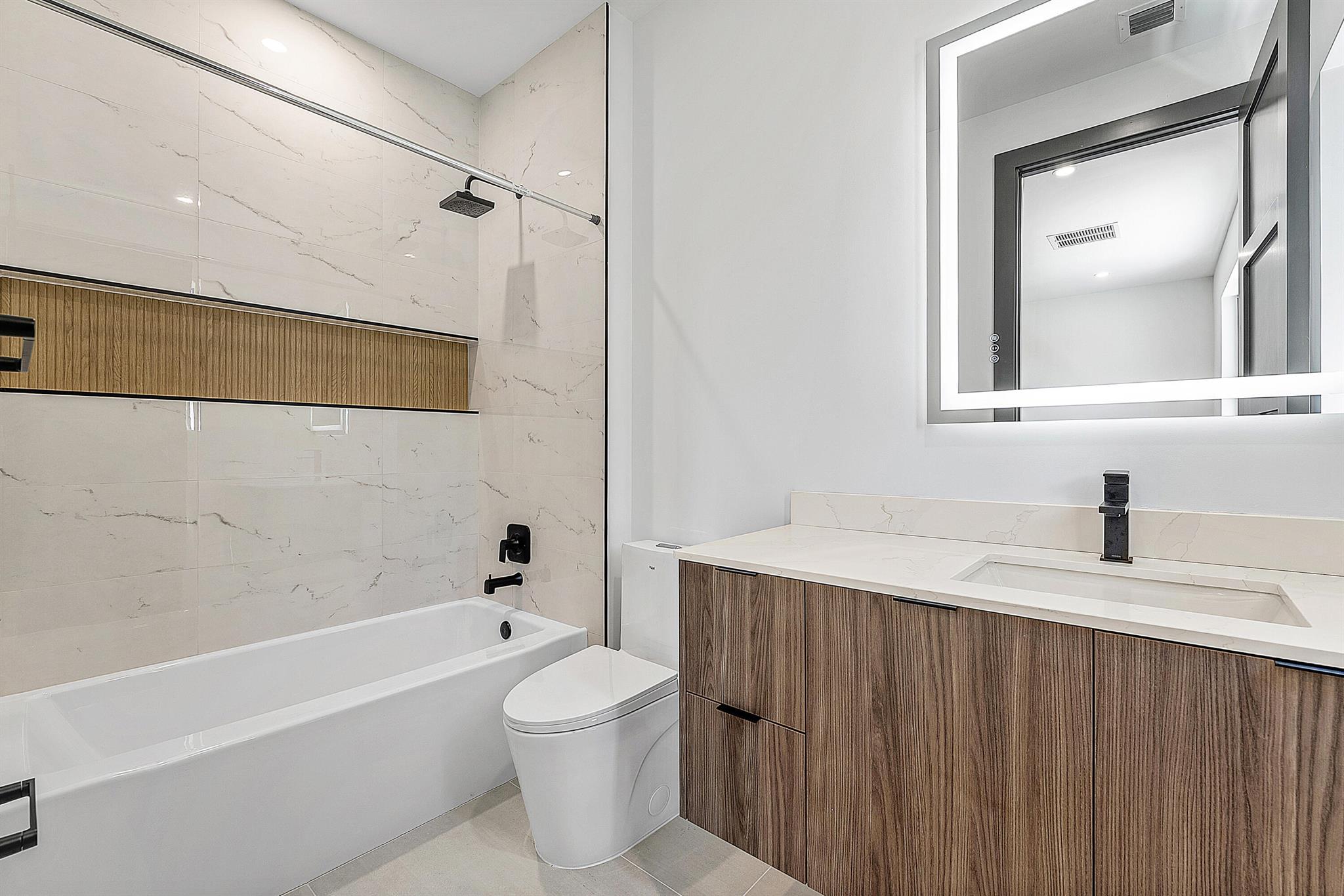 BOCA RATON SQUARE - Residential