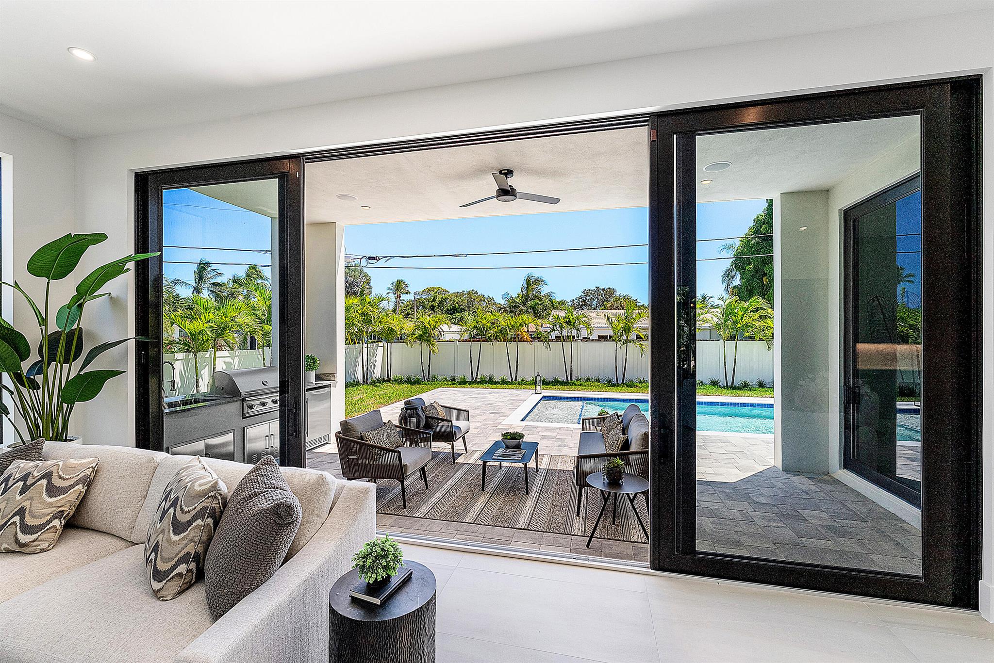 BOCA RATON SQUARE - Residential