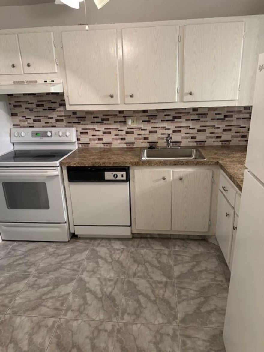 SUPER CLEAN UNIT IN ALL AGES COMMUNITY. LARGE BEDROOM AND 1.5 BATHROOMS.  ASSIGNED PARKING AND GUEST SPOTS.  EASY TO SHOW.