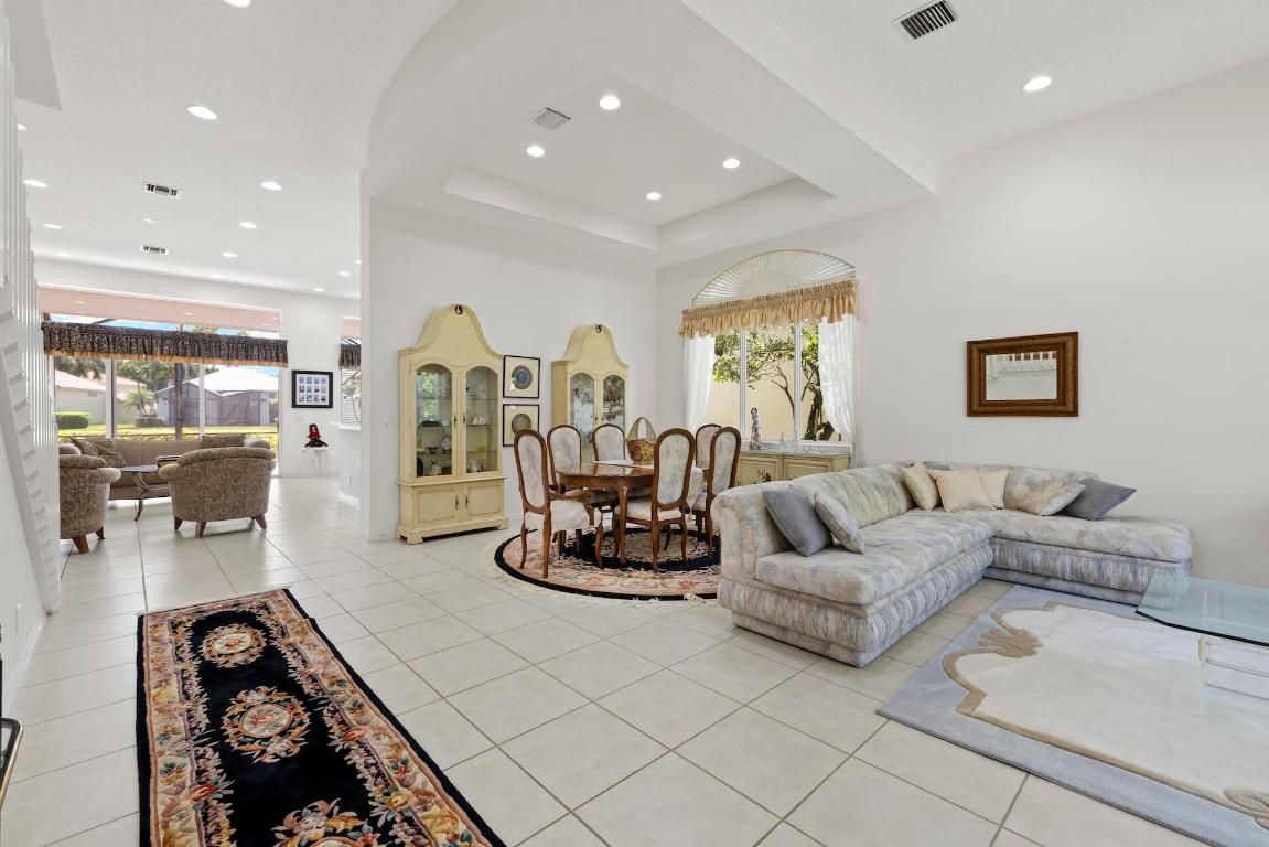 10910 Grande Boulevard W