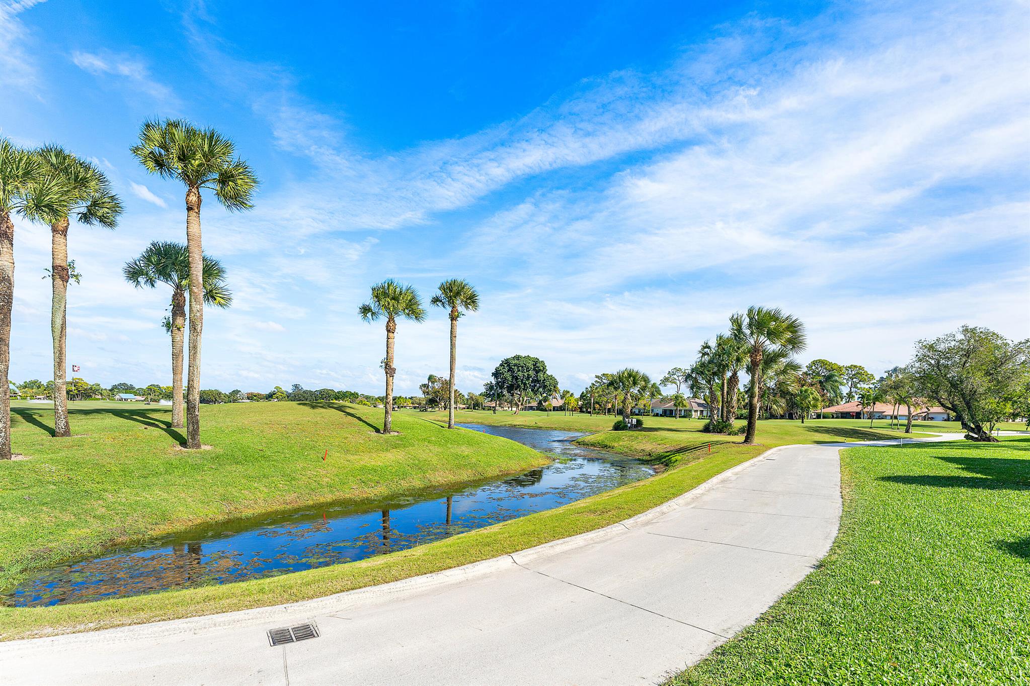 PINEWOOD CONDOS - Residential