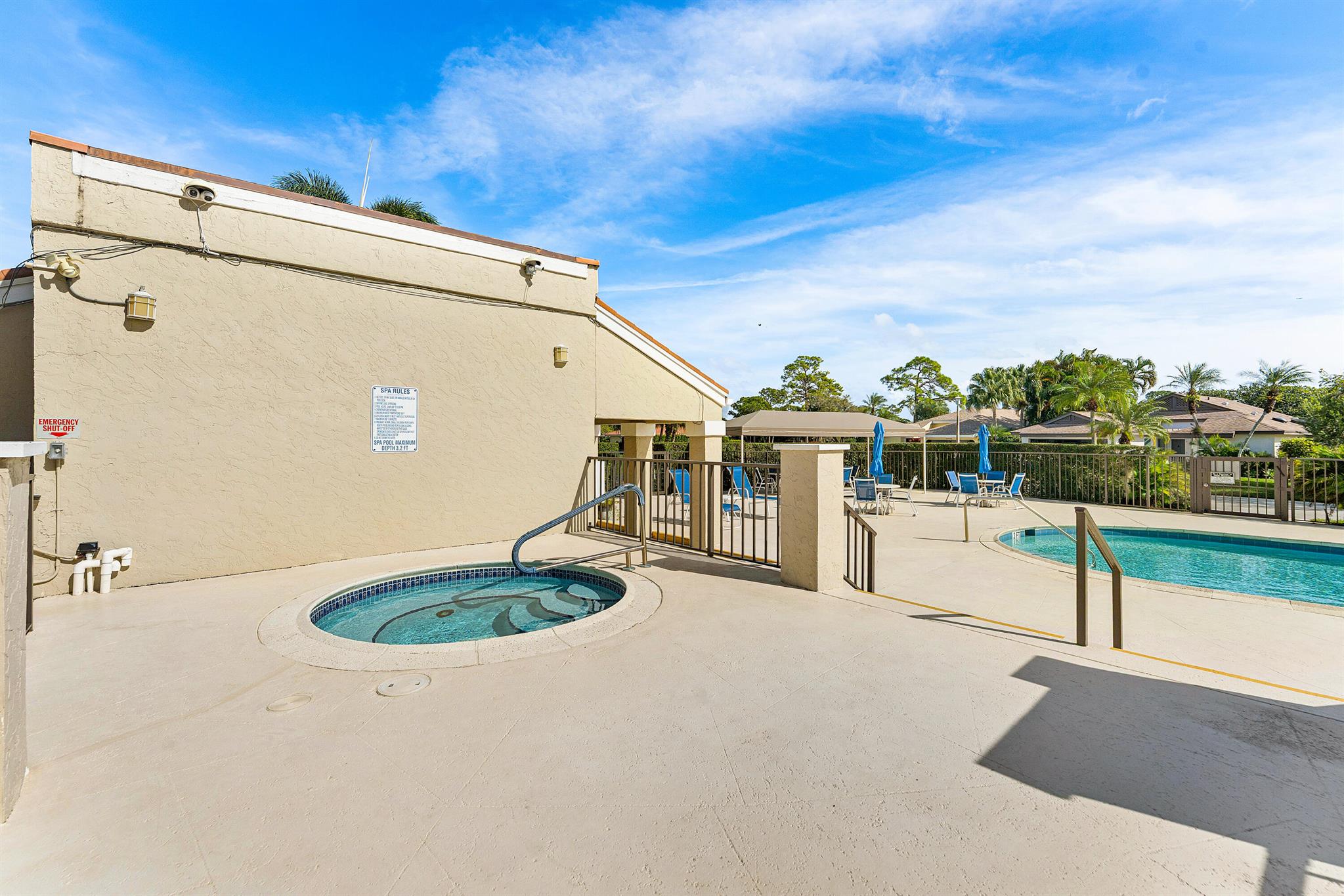 PINEWOOD CONDOS - Residential