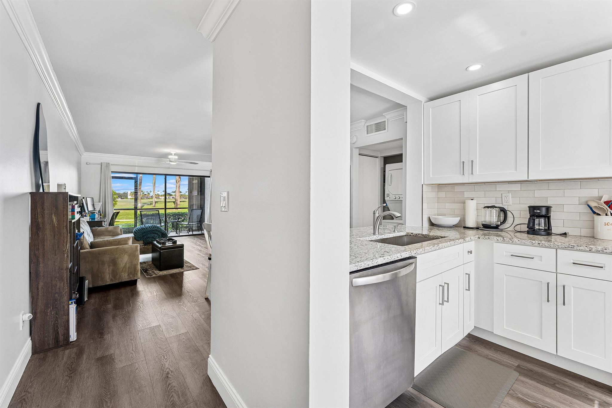 PINEWOOD CONDOS - Residential