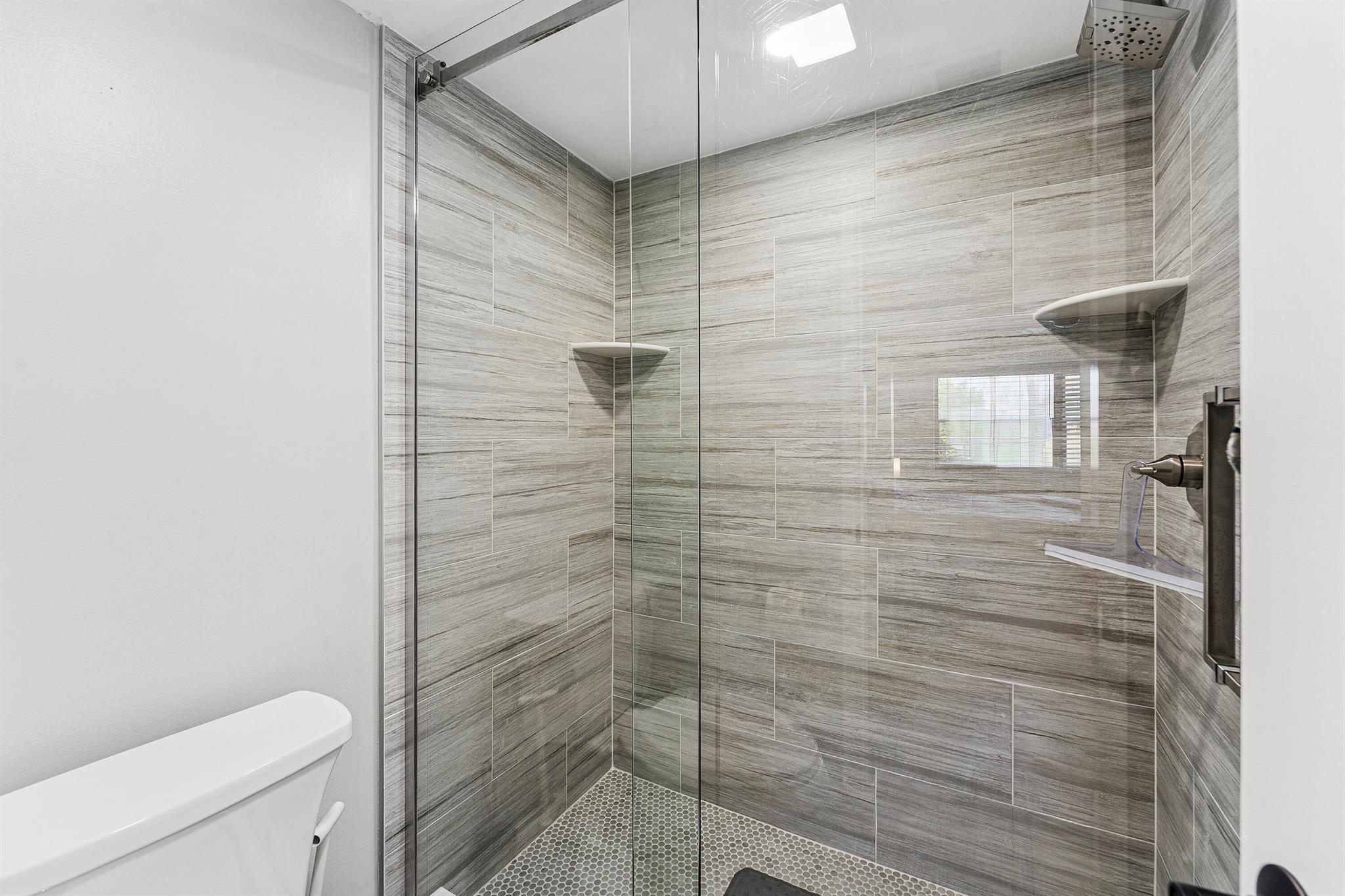 PINEWOOD CONDOS - Residential