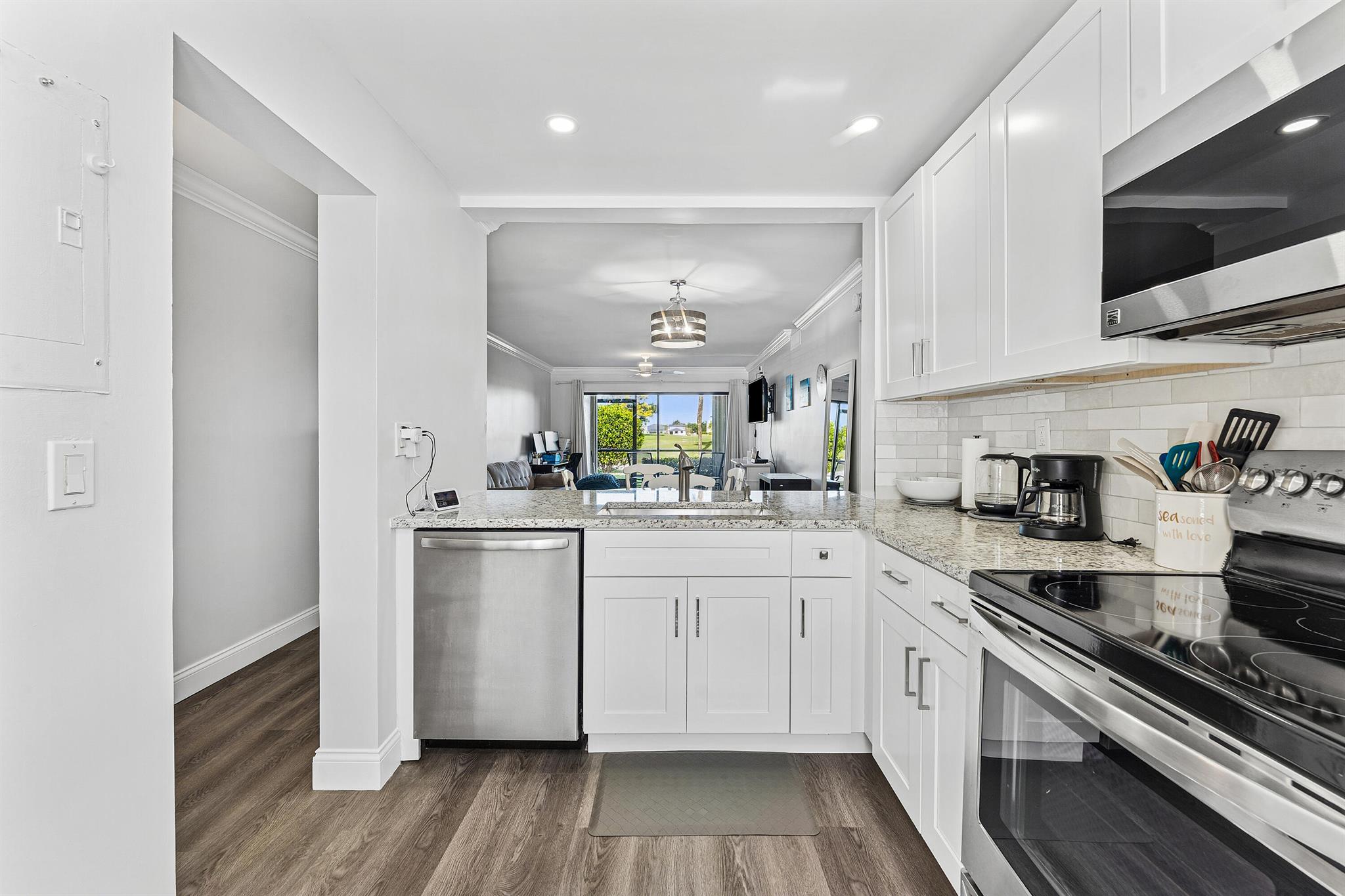 PINEWOOD CONDOS - Residential