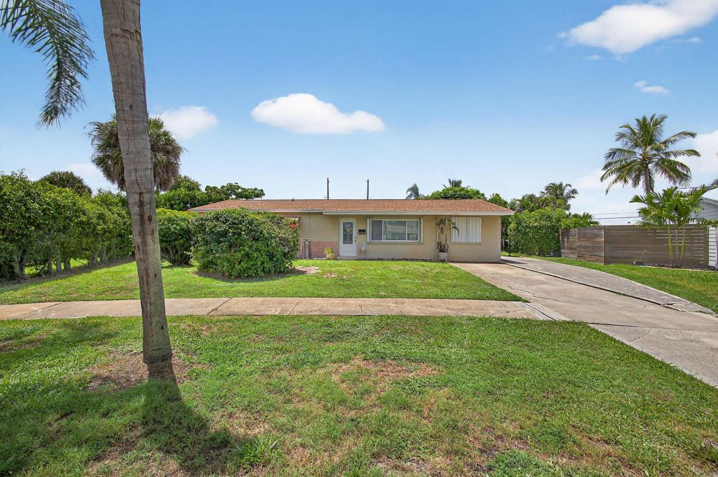 Photo of 721 Huckleberry Lane, North Palm Beach, FL 33408 (MLS # R11118679)