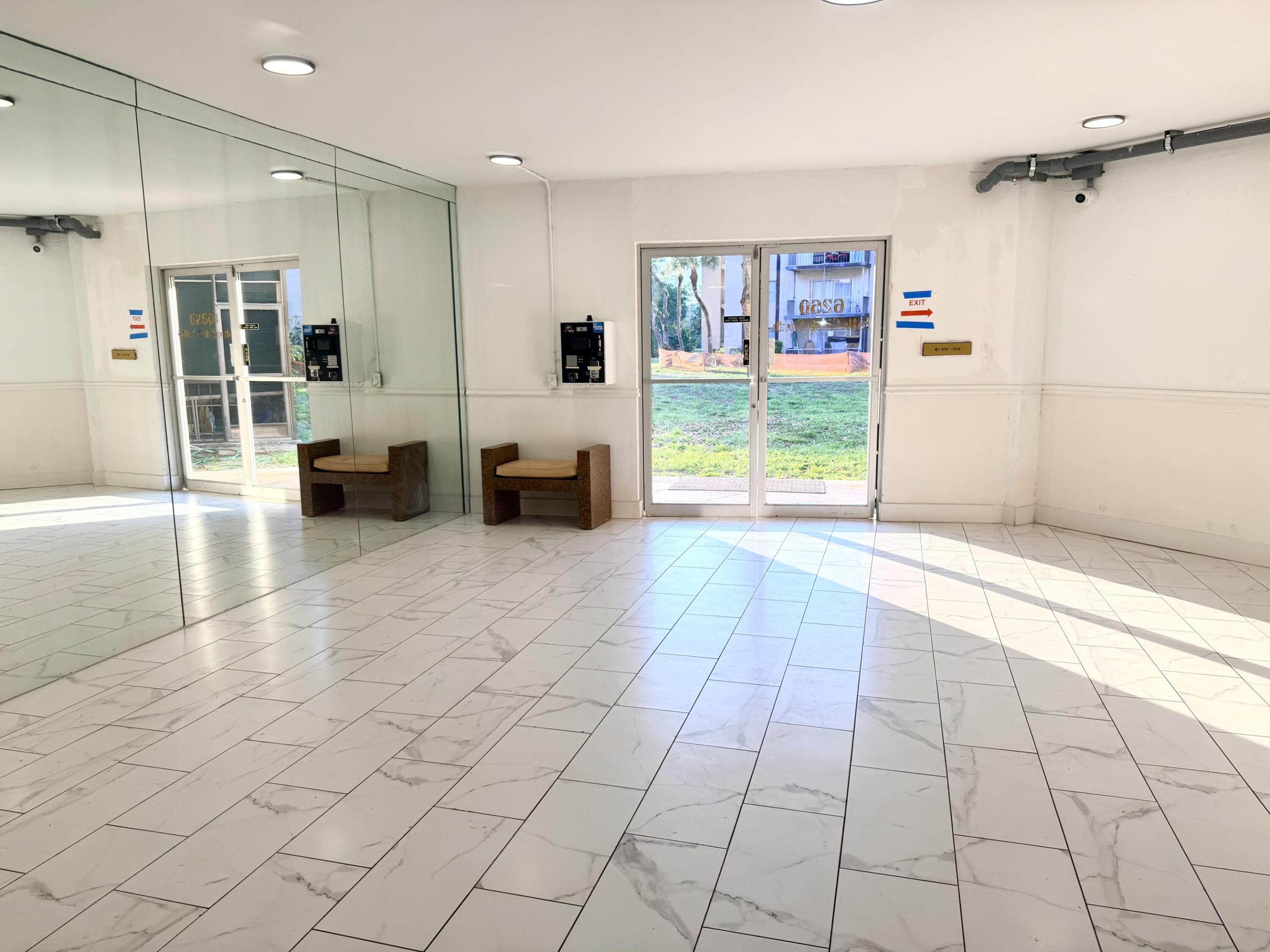 INVERRARY COUNTRY CLUB - Residential