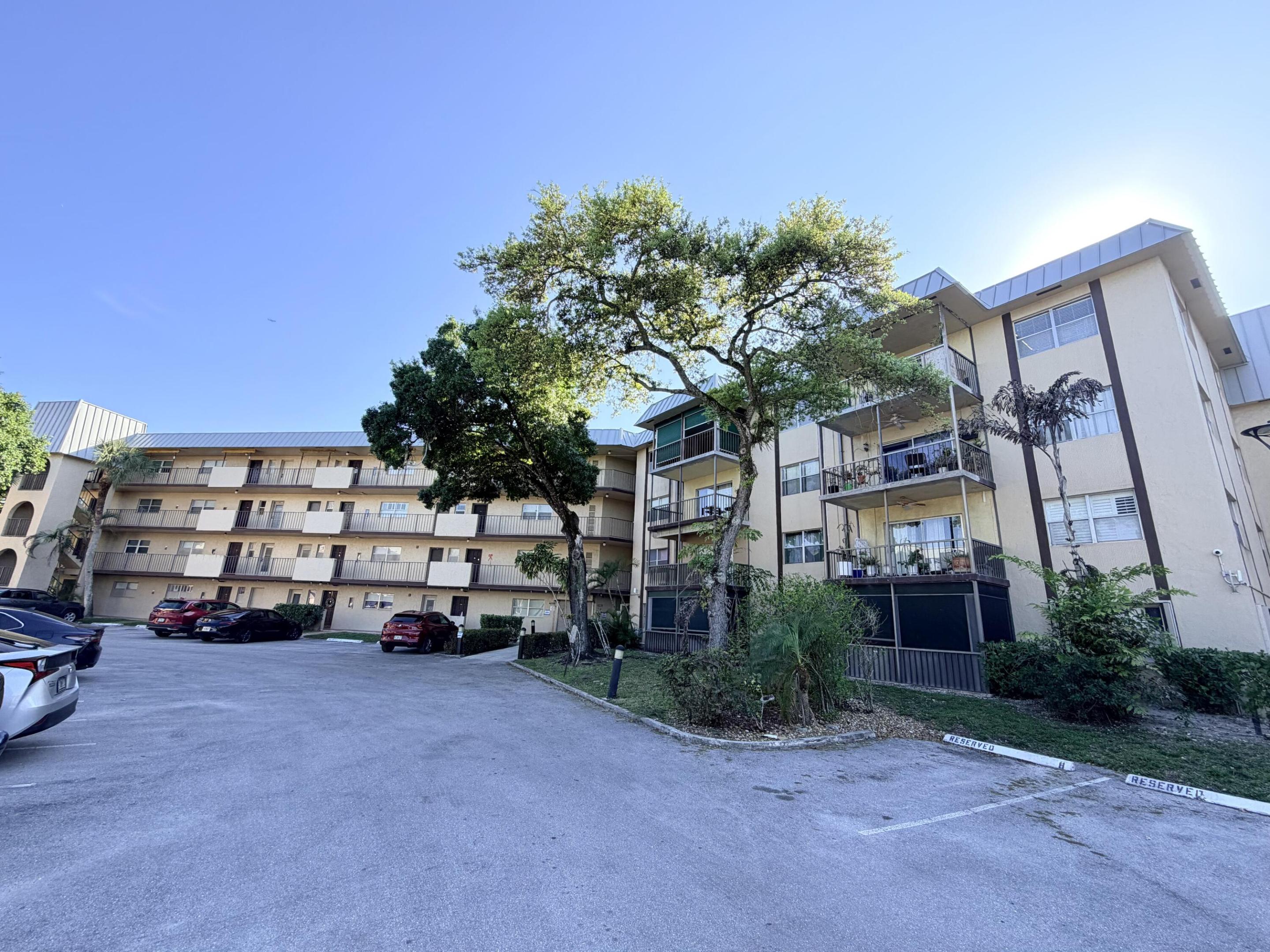 INVERRARY COUNTRY CLUB - Residential