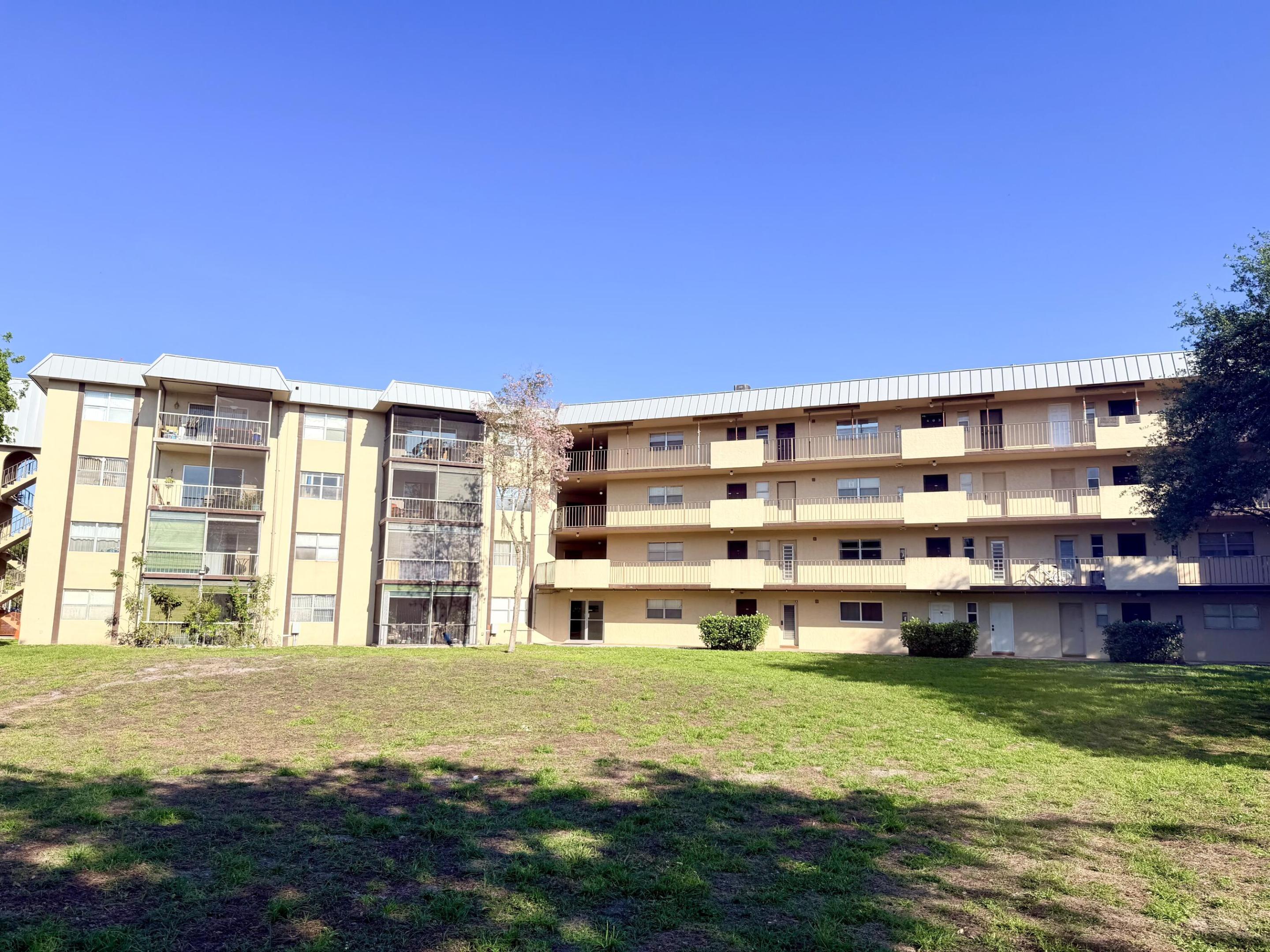 INVERRARY COUNTRY CLUB - Residential