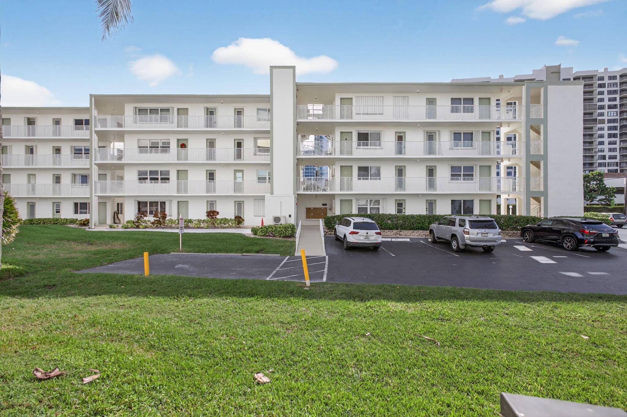 VILLAS ON THE OCEAN - Residential