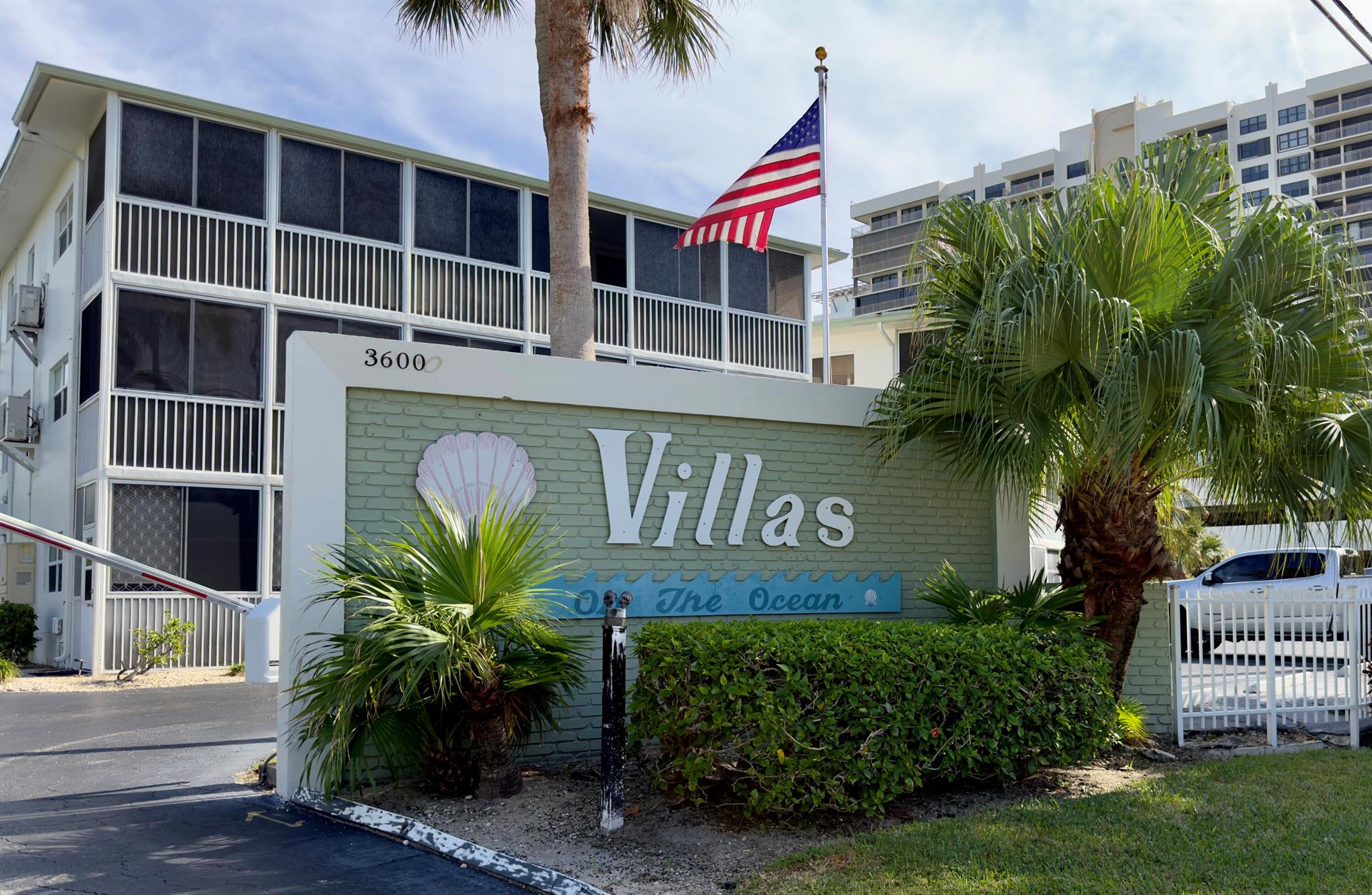 VILLAS ON THE OCEAN - Residential