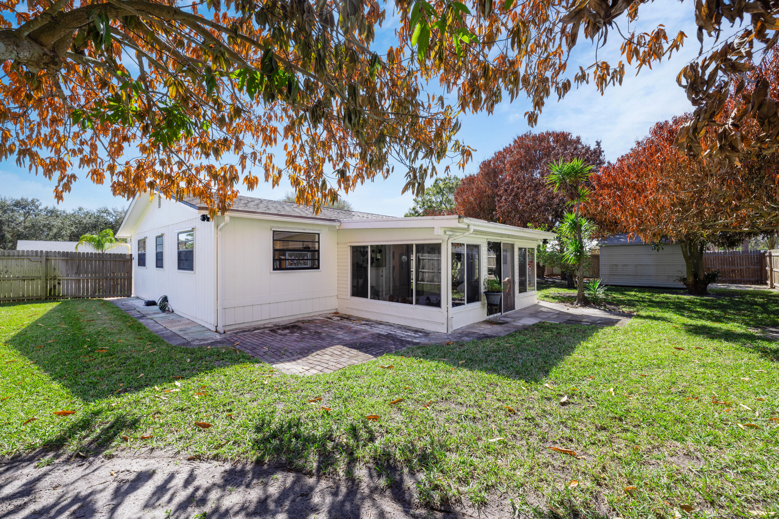 SECOND / FIRST REPLAT IN SEBASTIAN HIGHLANDS UNIT - Residential