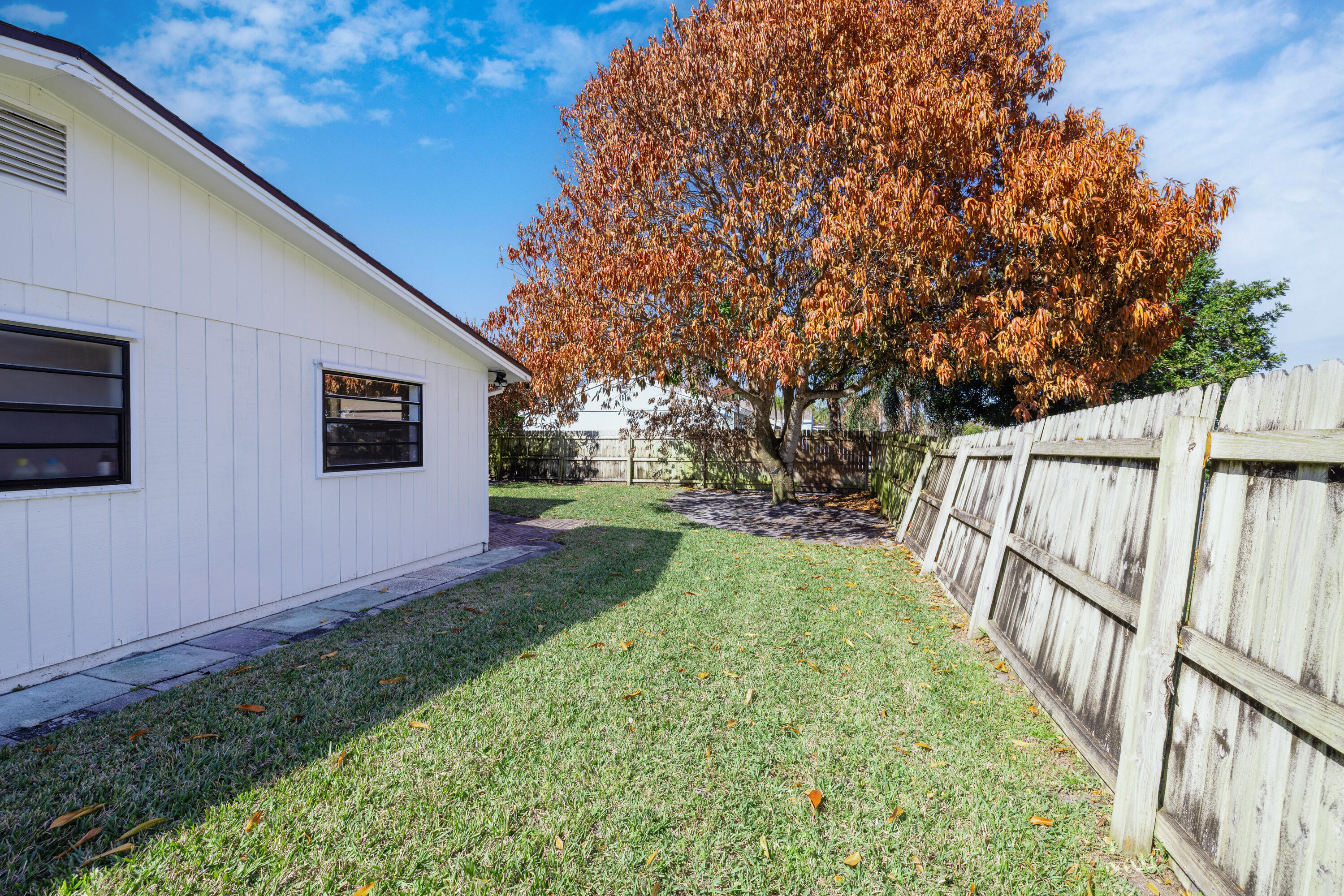 SECOND / FIRST REPLAT IN SEBASTIAN HIGHLANDS UNIT - Residential