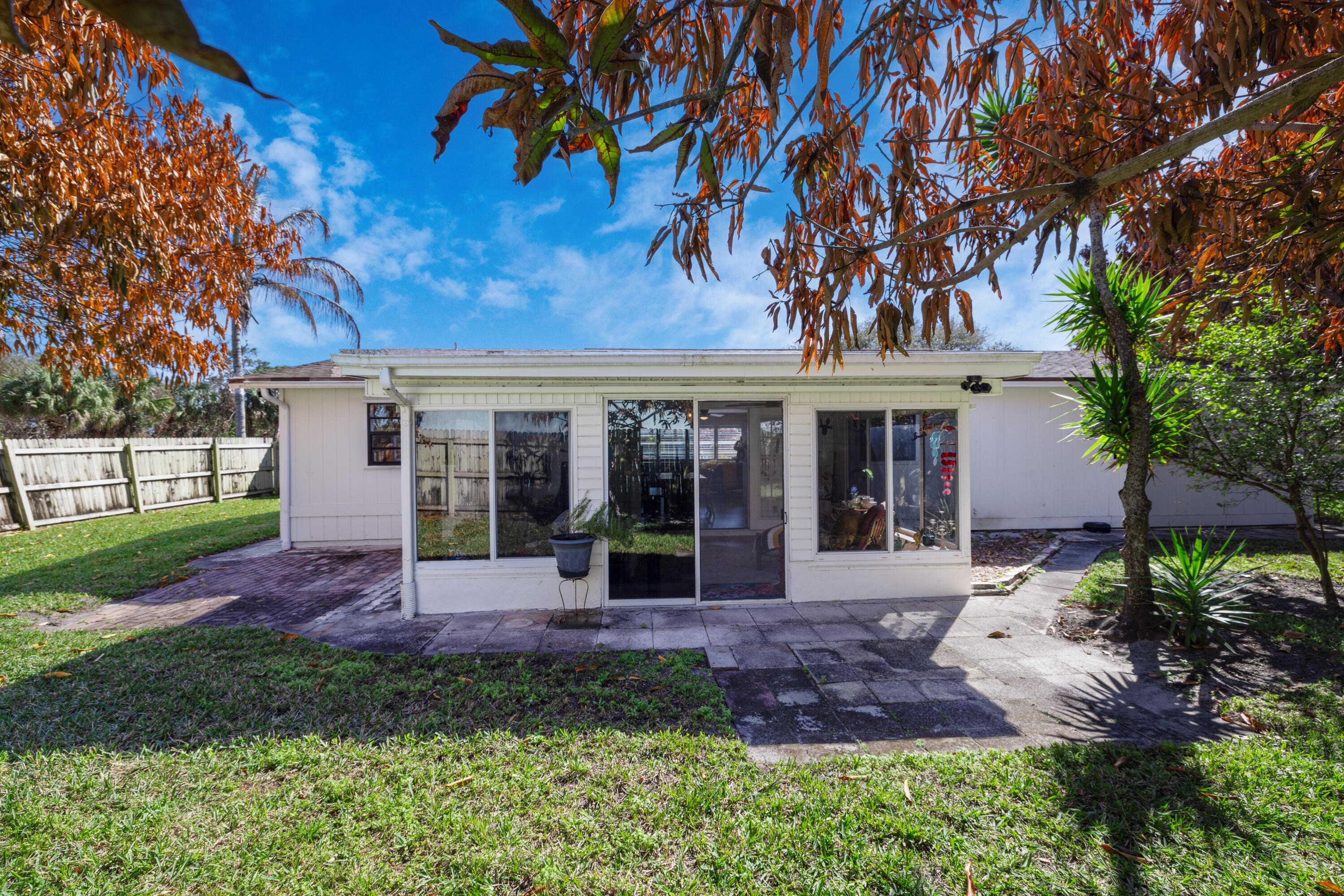 SECOND / FIRST REPLAT IN SEBASTIAN HIGHLANDS UNIT - Residential