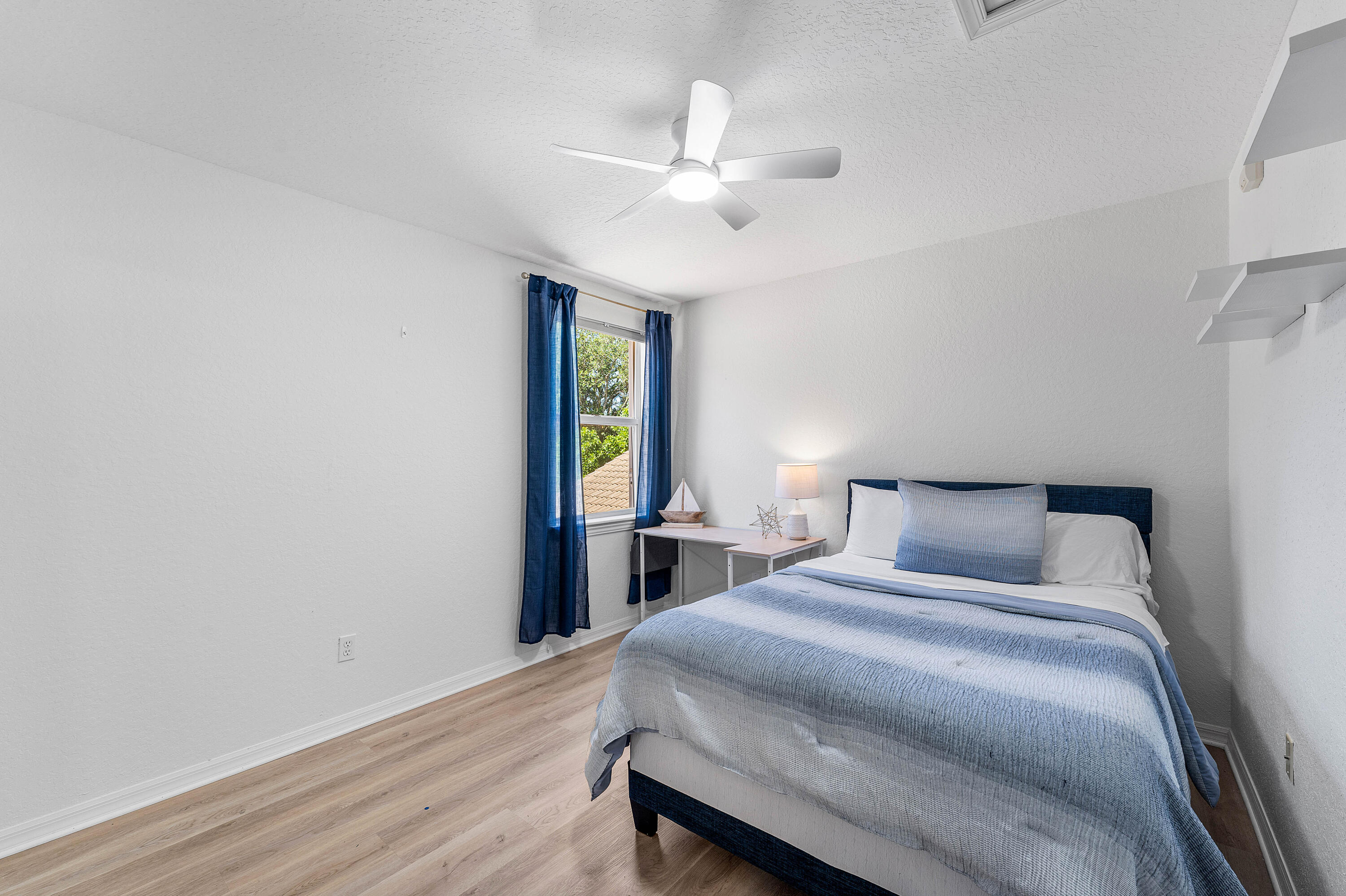 ISLES AT WELLINGTON 1 - Residential